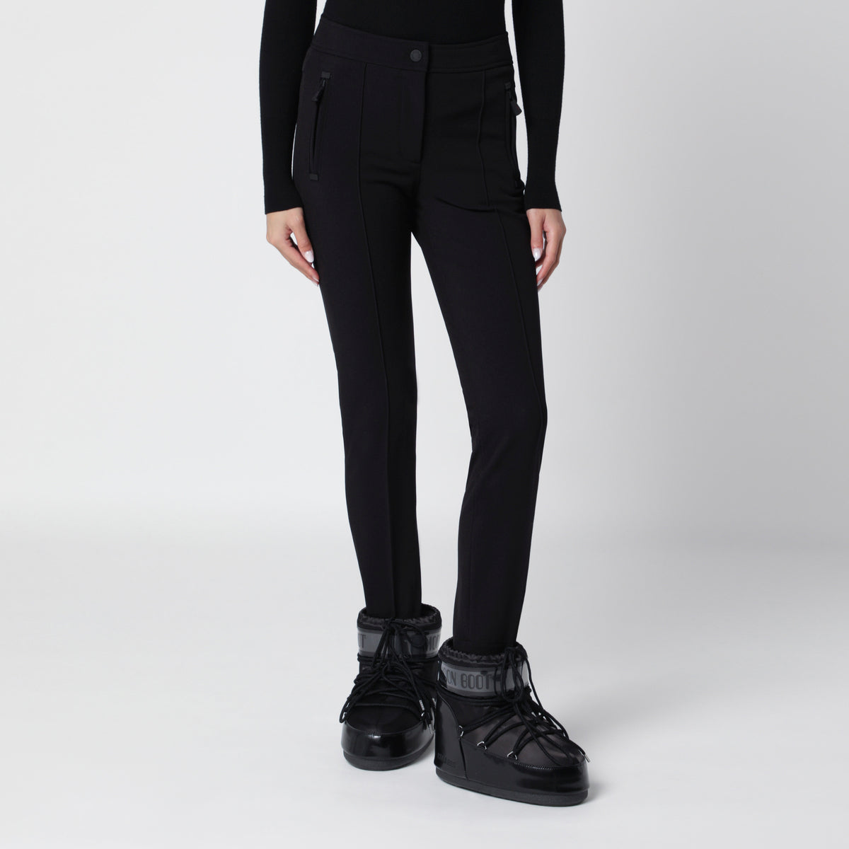 Pantaloni neri in tessuto tecnico stretch