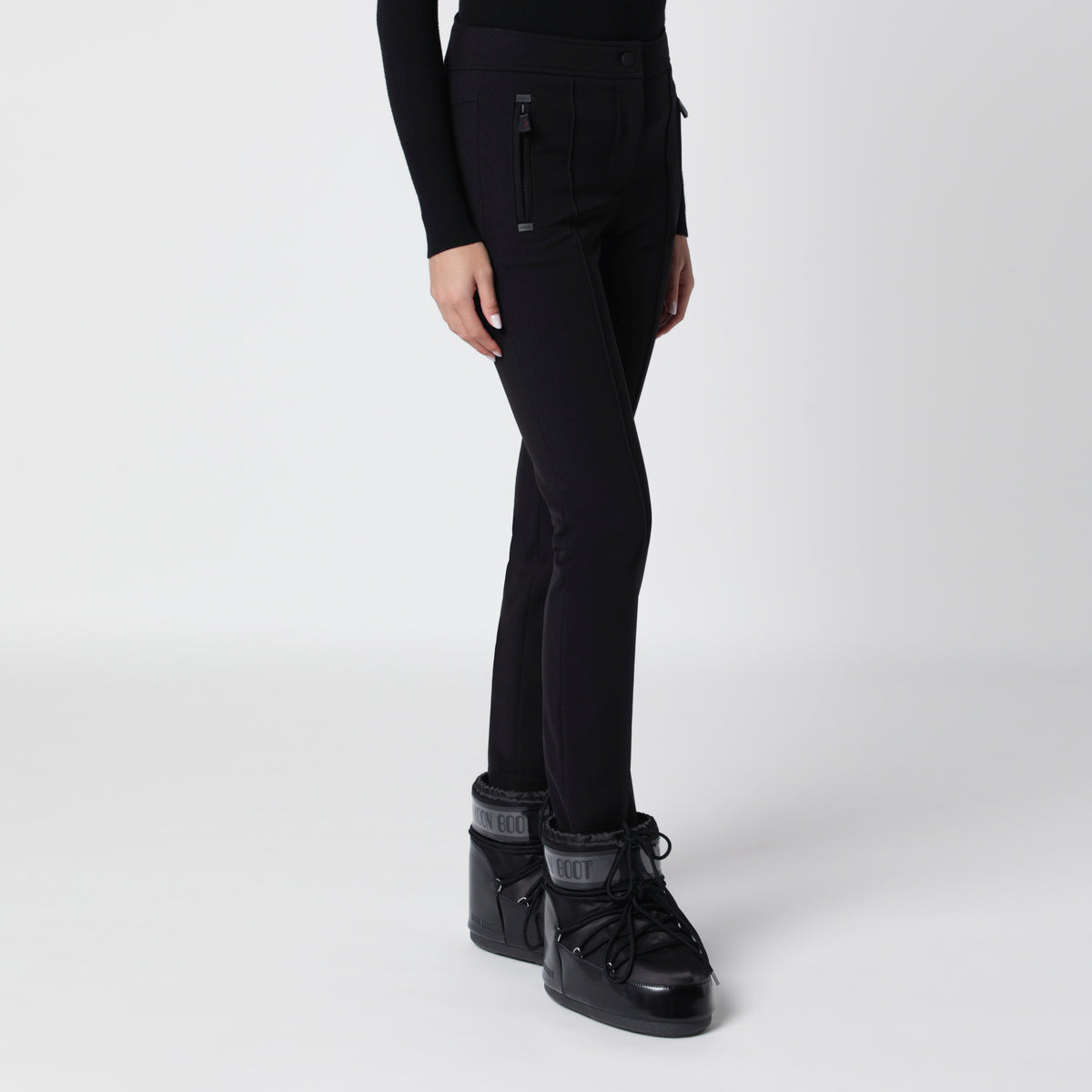 Pantaloni neri in tessuto tecnico stretch