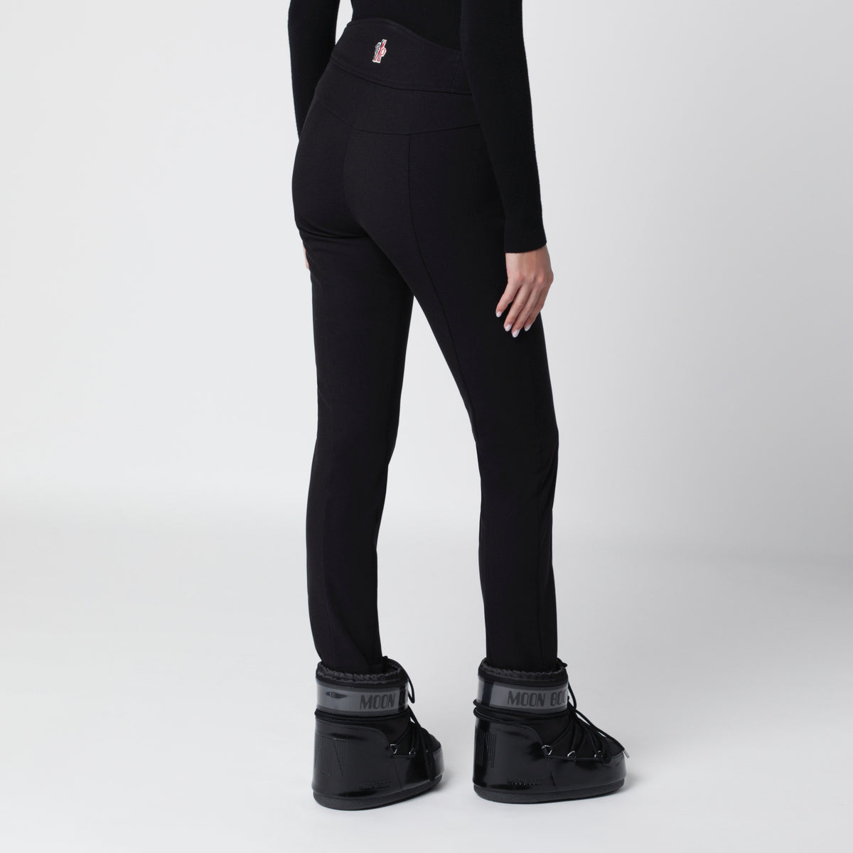 Pantaloni neri in tessuto tecnico stretch