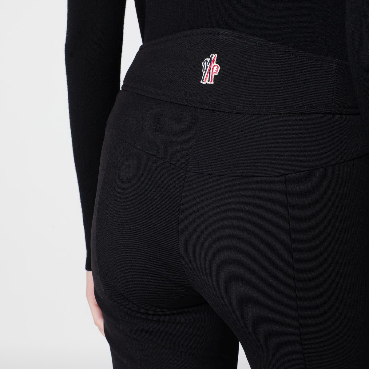 Pantaloni neri in tessuto tecnico stretch