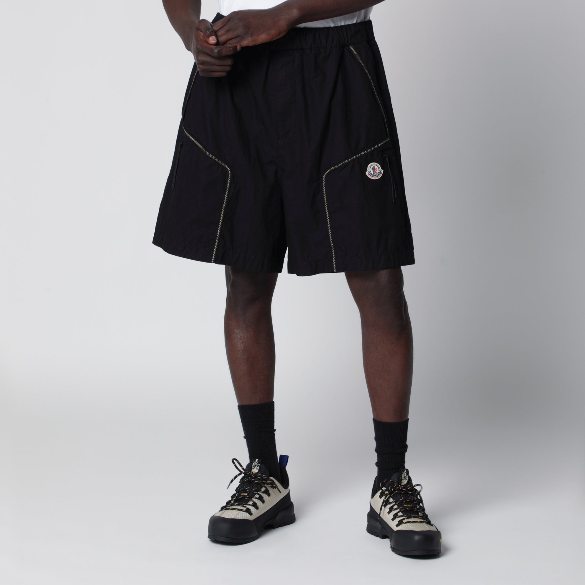 Short cargo noir en gabardine de coton
