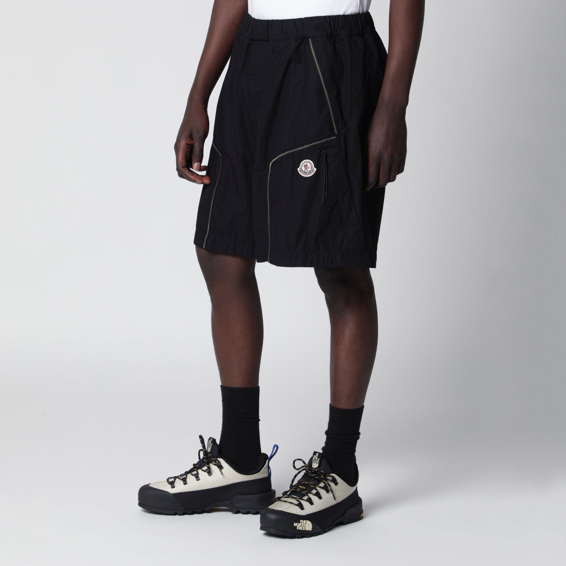 Short cargo noir en gabardine de coton