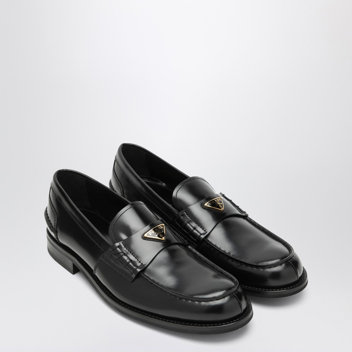 Brushed leather moccasins in black