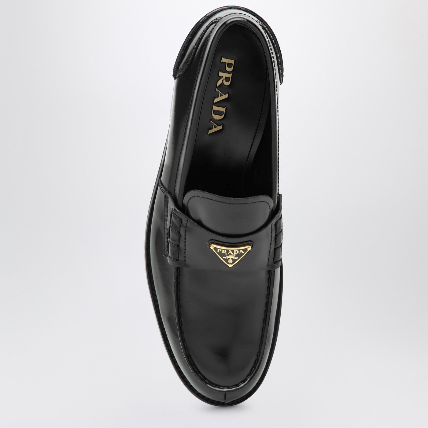 Brushed leather moccasins in black