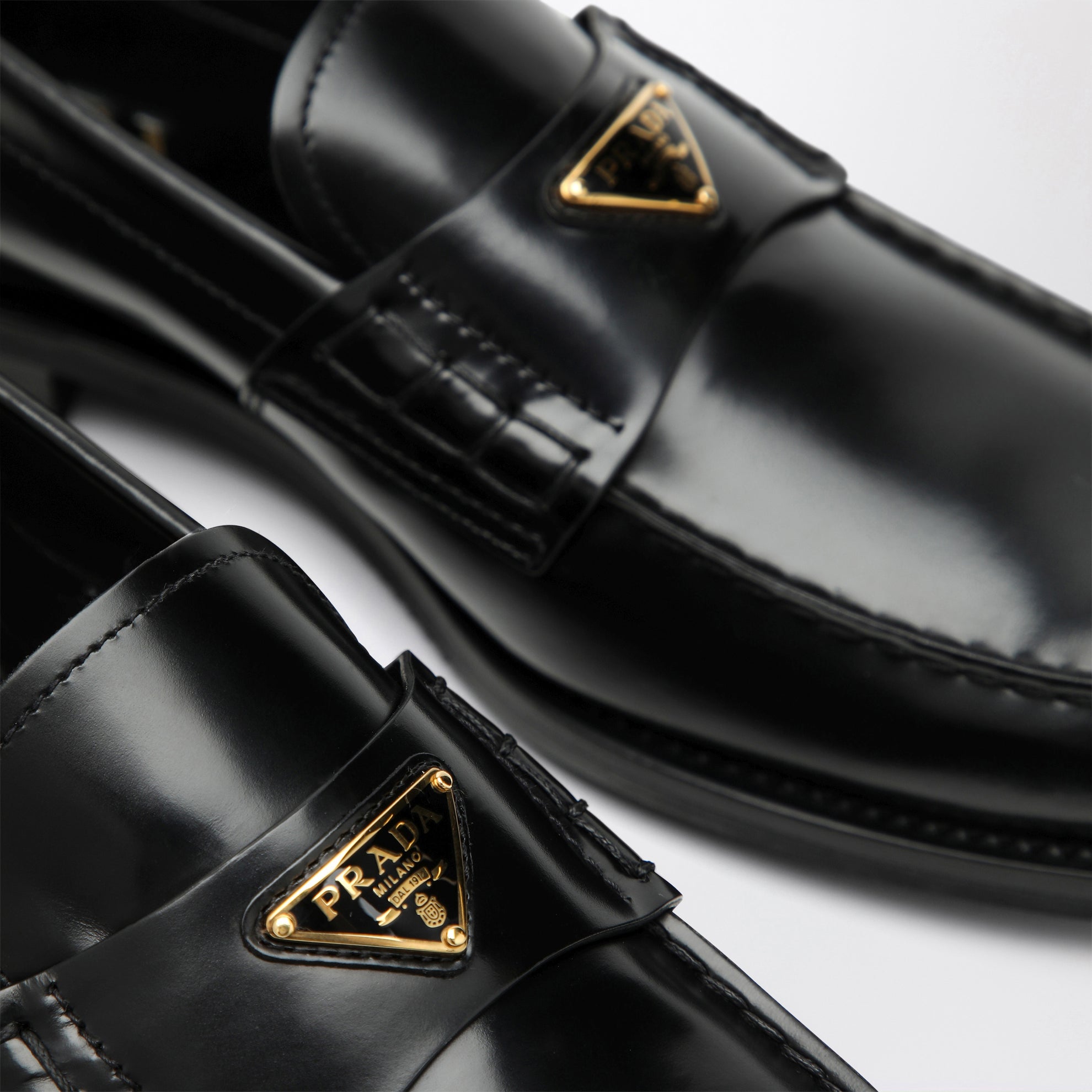 Mocassins en cuir brossé noir