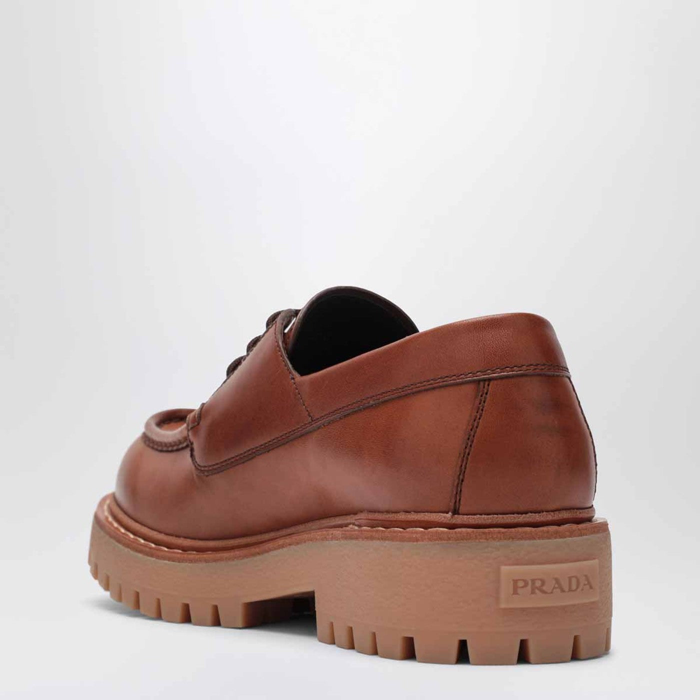 Mocassins à lacets en cuir cognac