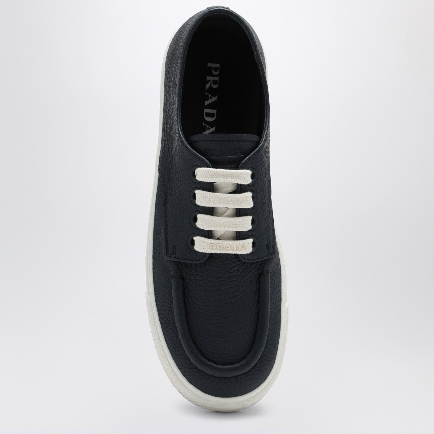 Sneakers in pelle martellata blu baltico