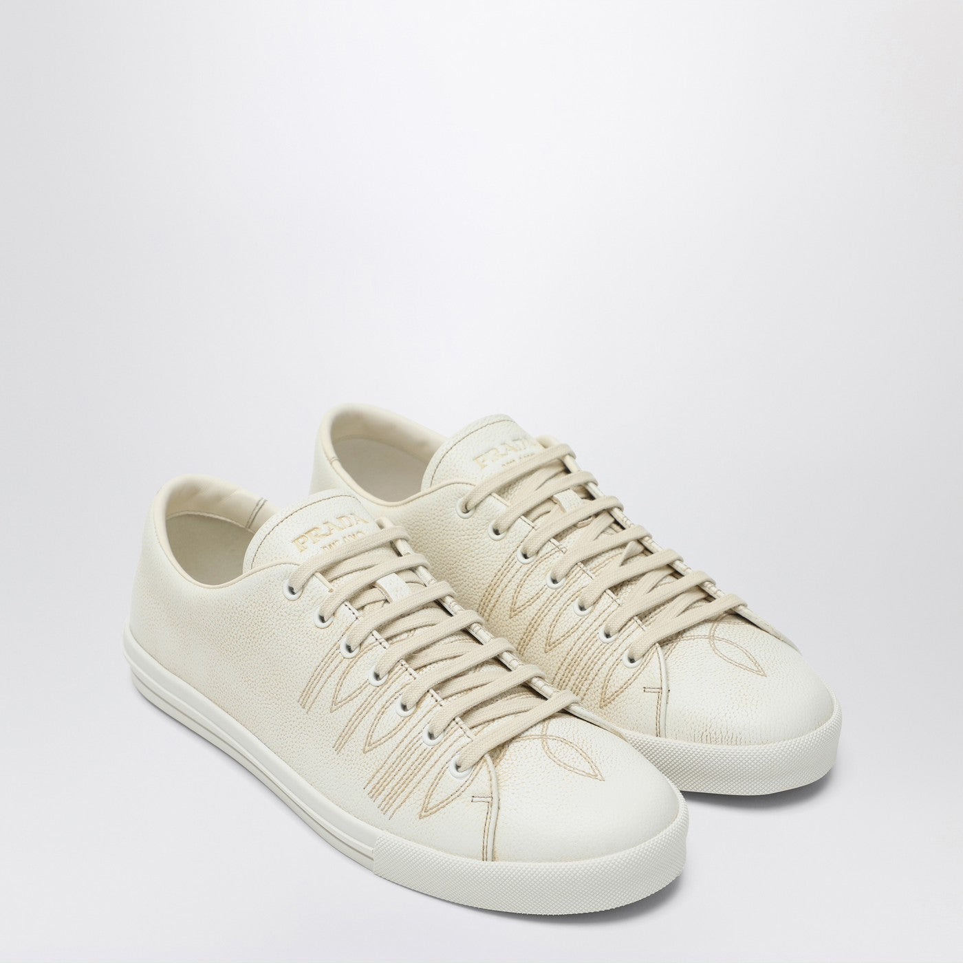 Baskets couleur talc en cuir