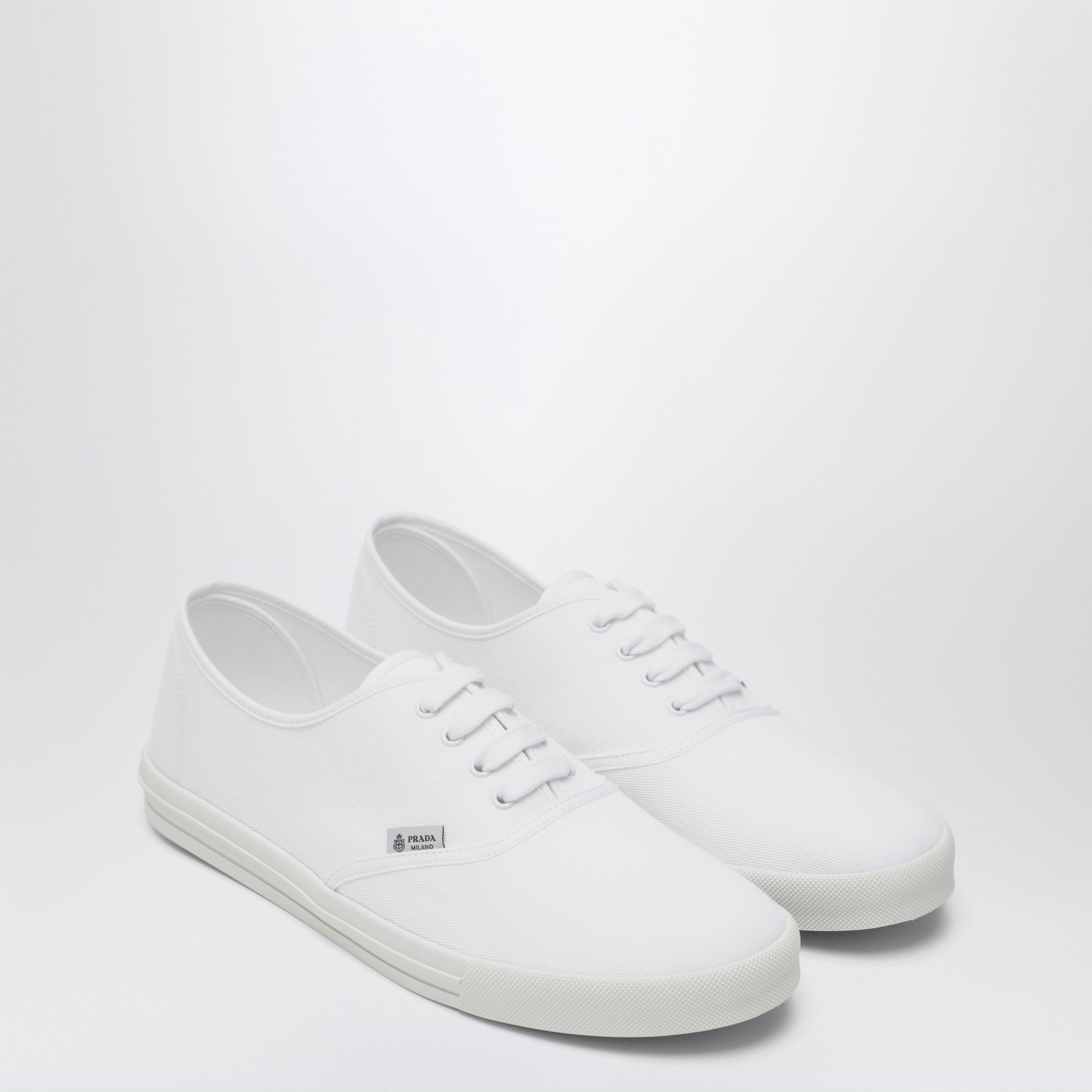 White drill fabric sneakers
