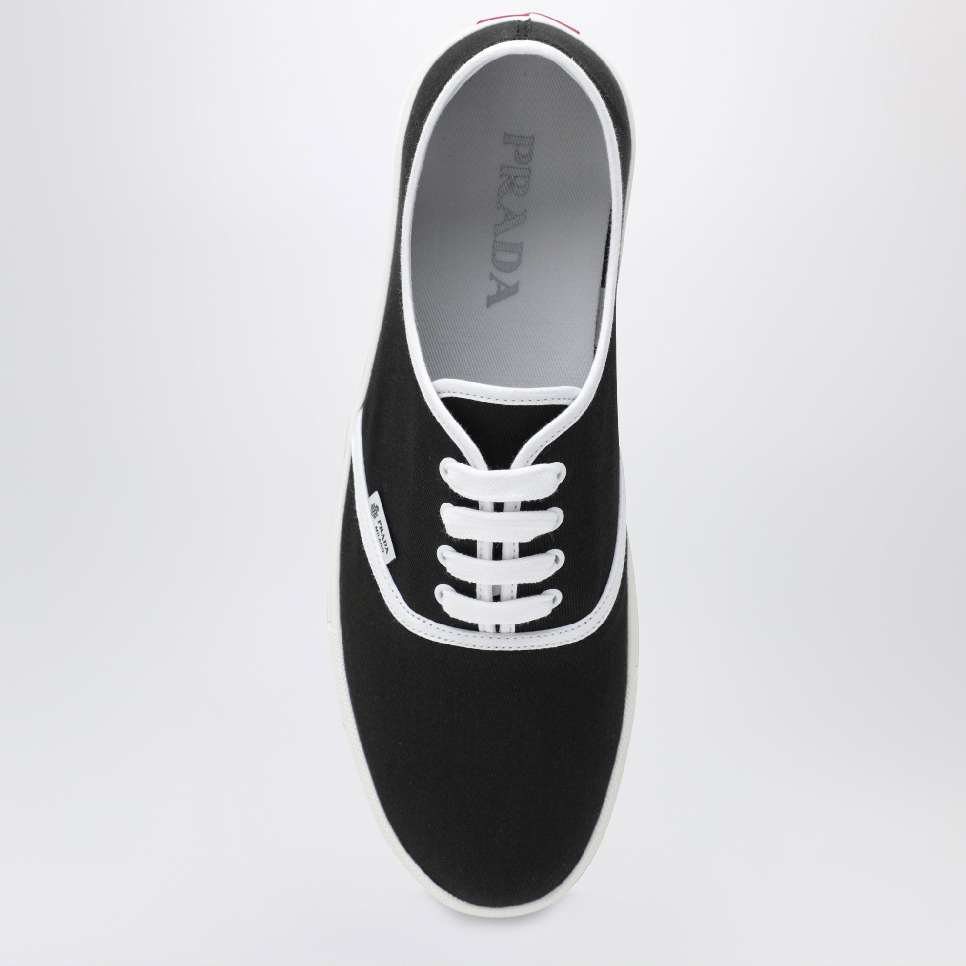Black drill fabric sneakers