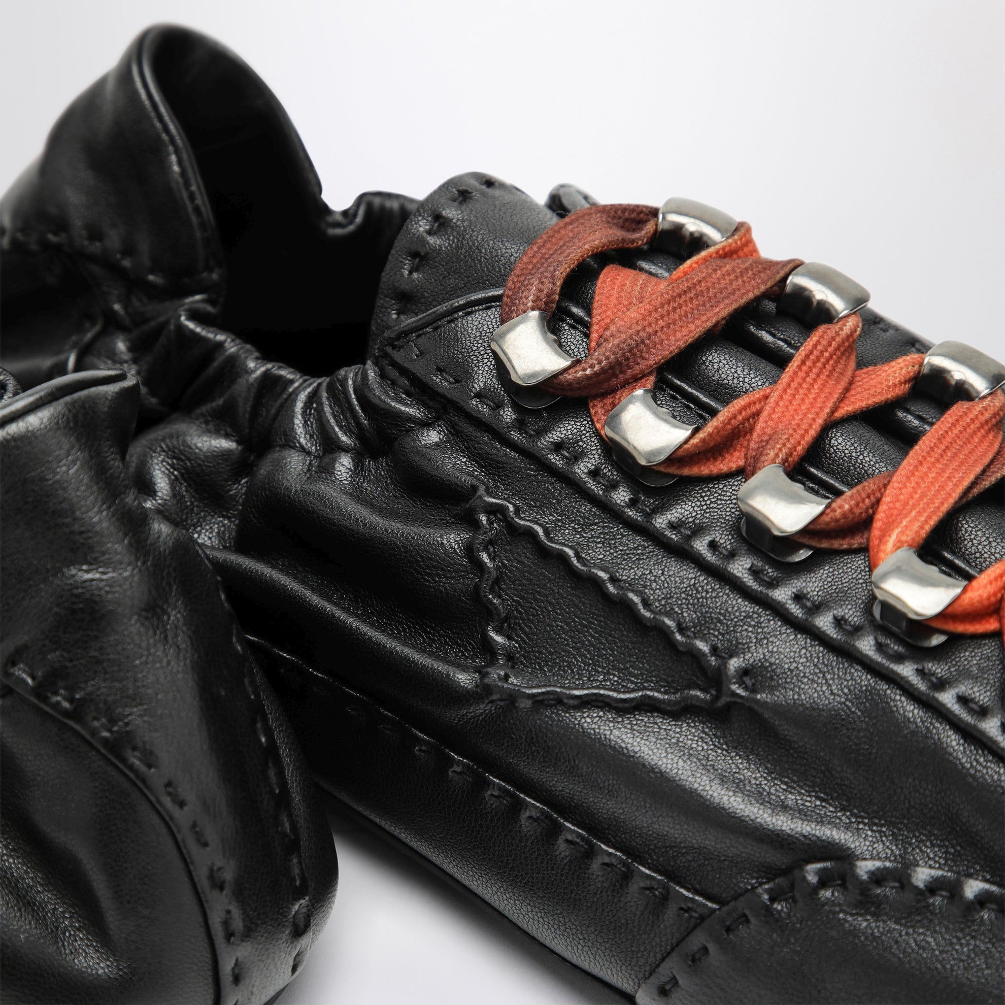 Sneakers Collapse con ganci in nappa anticata nere
