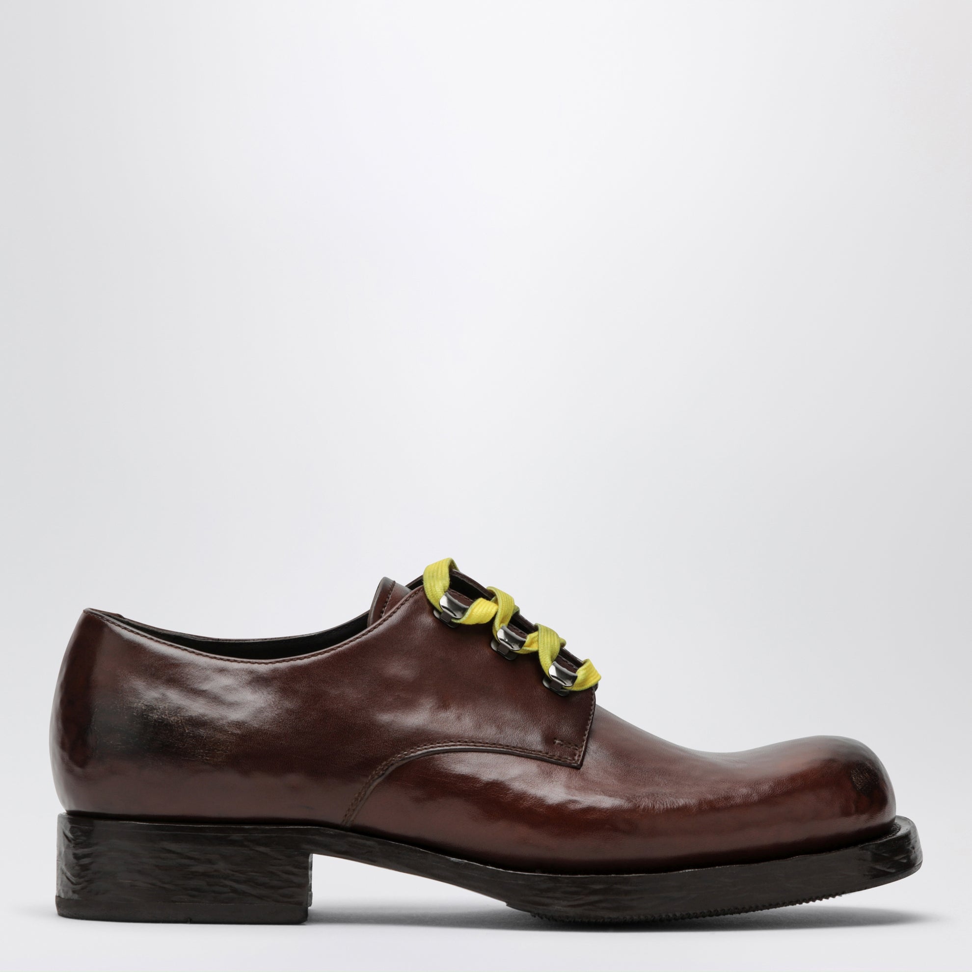 Scarpe stringate marroni in pelle anticata