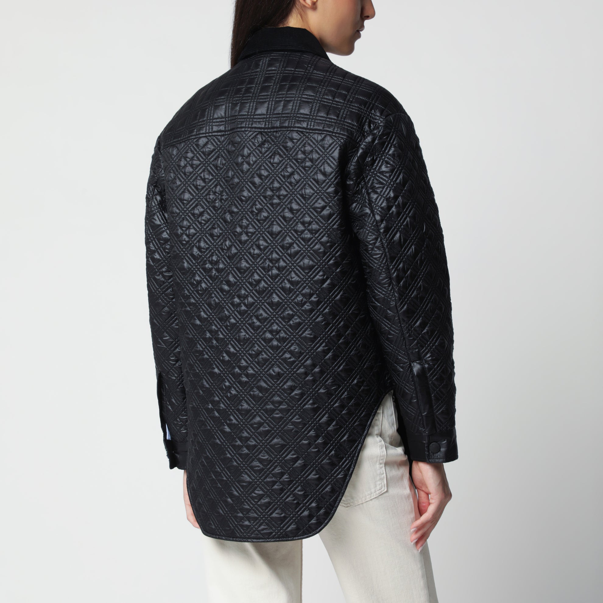 Giacca camicia imbottita nera con colletto in velluto a costine