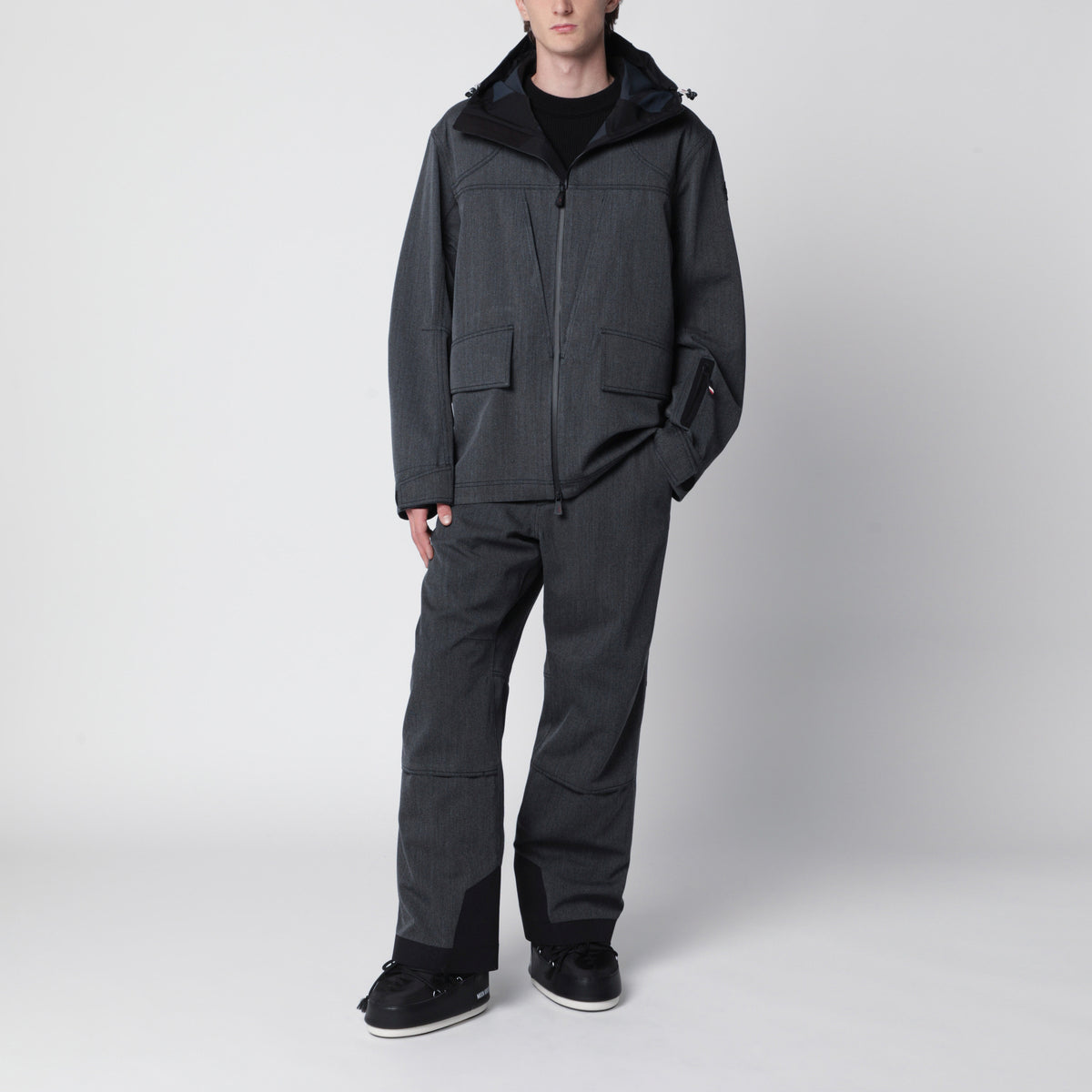 Dark grey ski trousers in technical wool