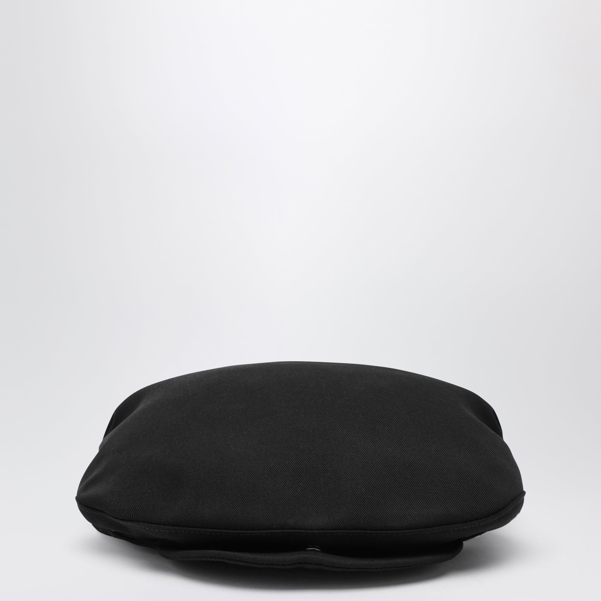 Basco nero in cotone