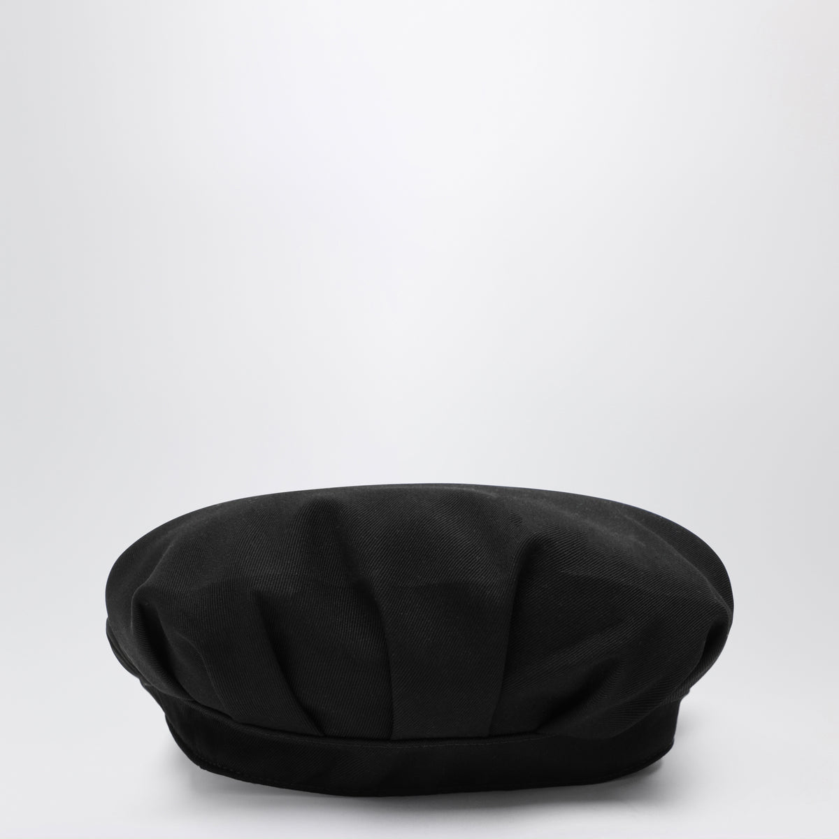 Basco nero in cotone