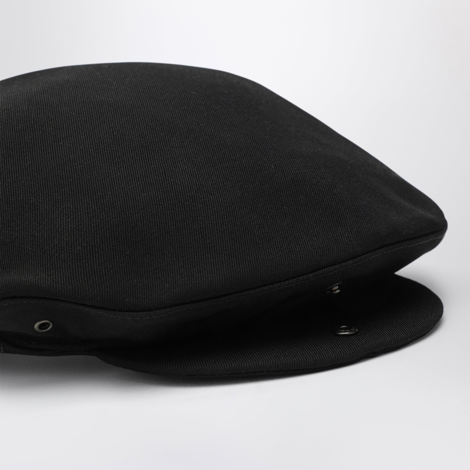 Basco nero in cotone