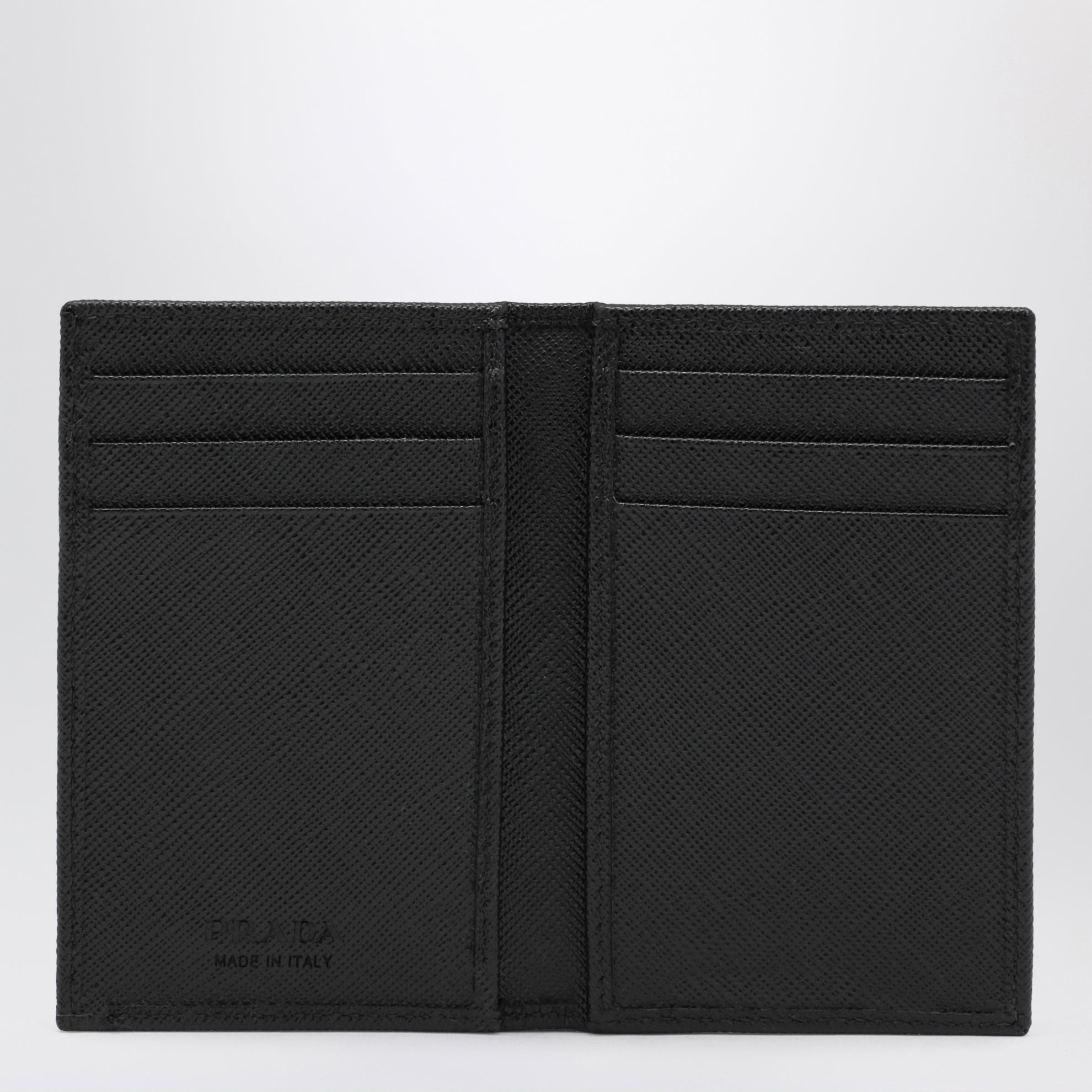 Black vertical wallet in Saffiano