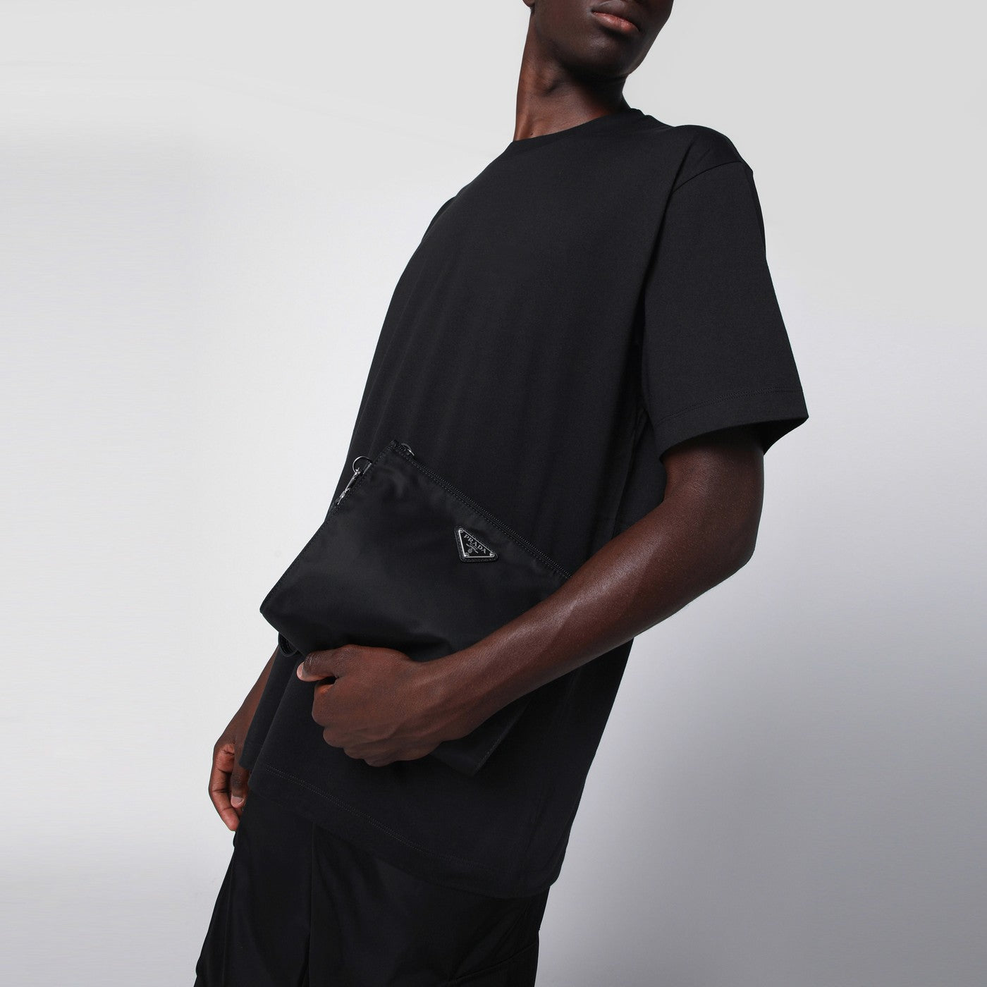 Pochette noire en Re-Nylon et Saffiano