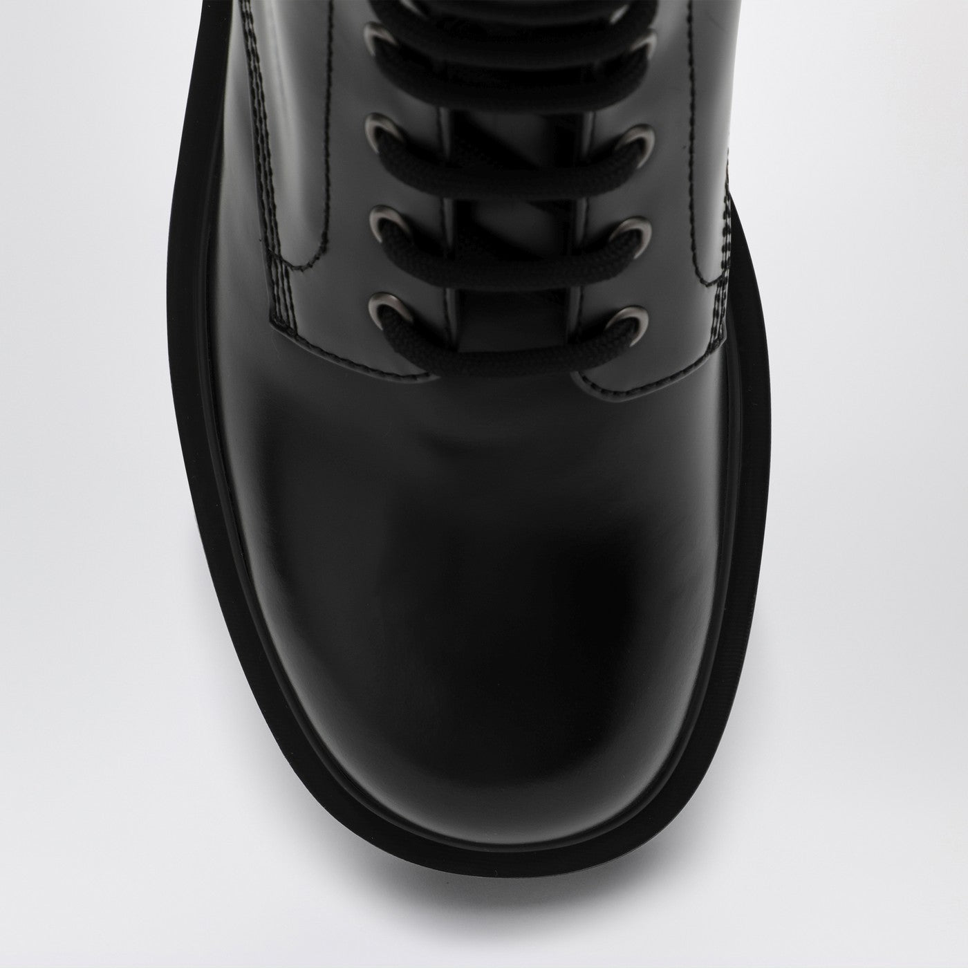 Stivaletto nero in pelle spazzolata