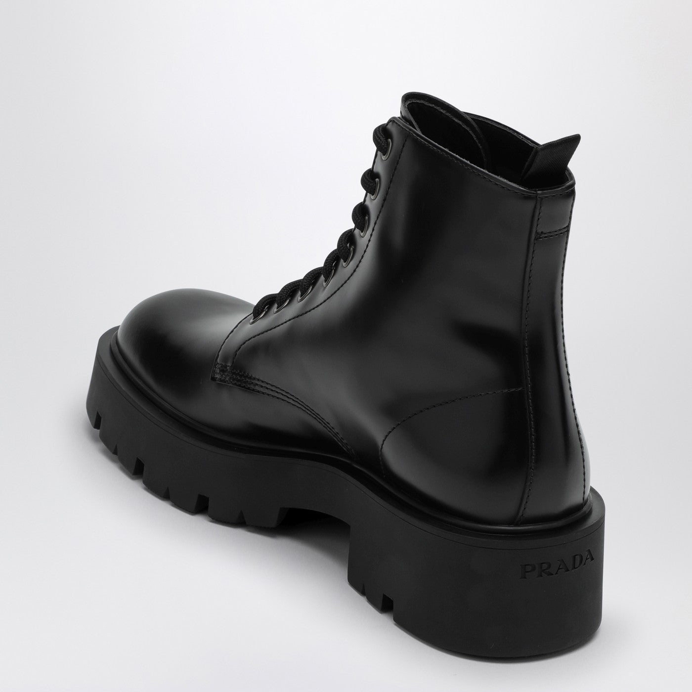 Stivaletto nero in pelle spazzolata