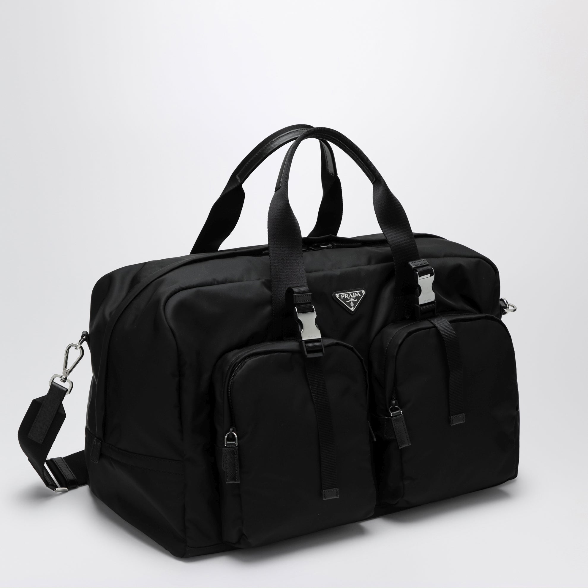 Schwarze Reisetasche aus Re-Nylon und Saffiano-Leder