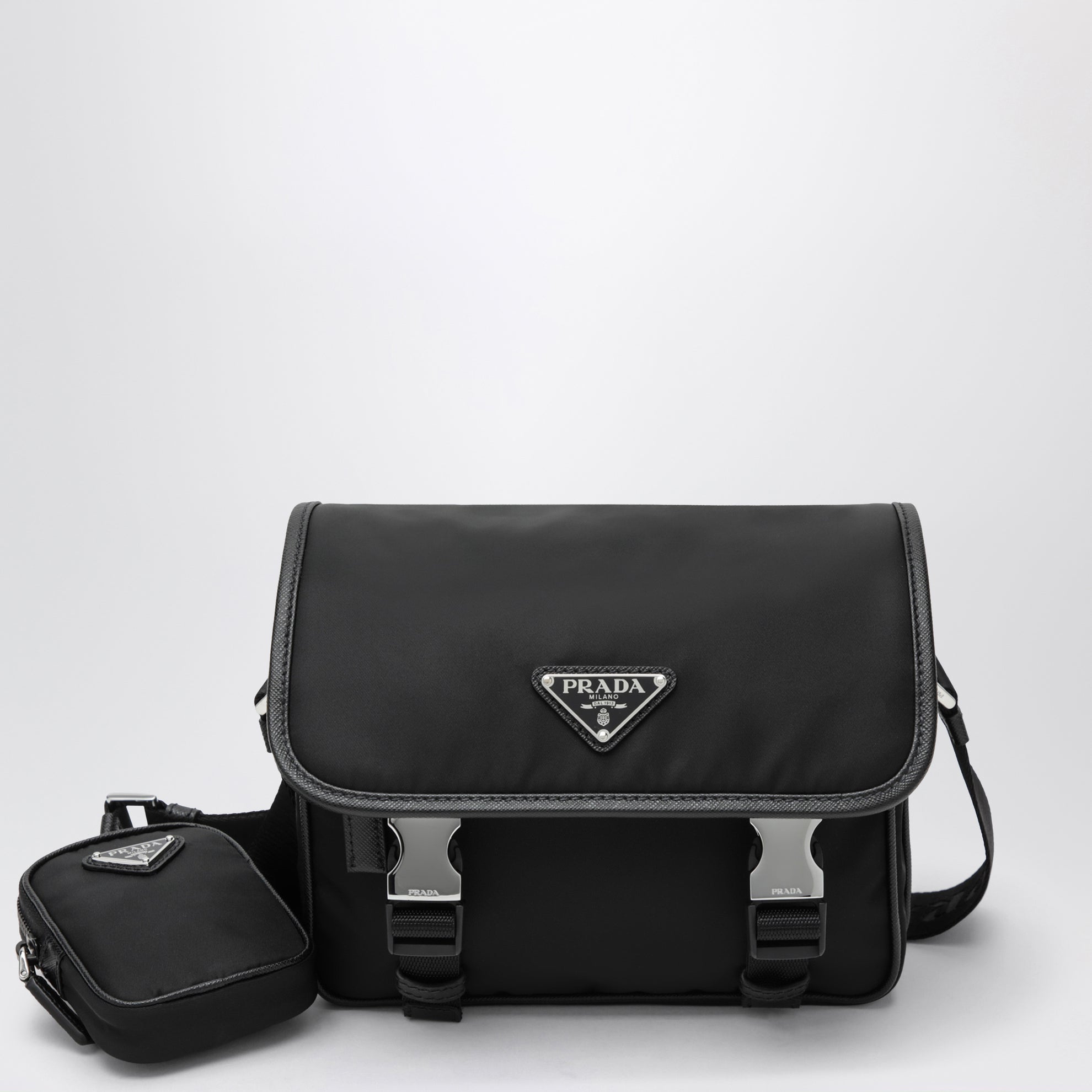 Borsa a tracolla in Re-Nylon nera