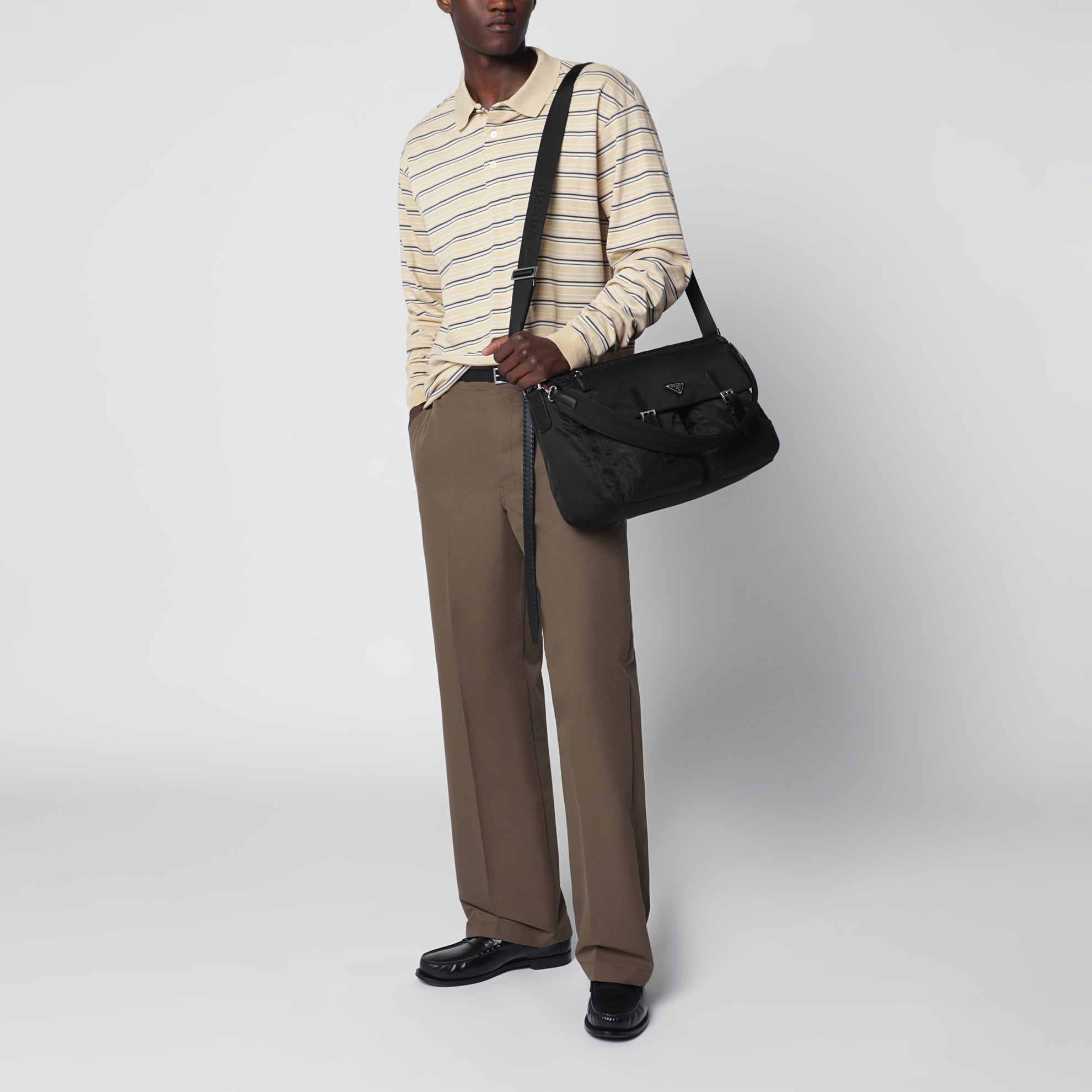 Borsa a tracolla in Re-Nylon nera