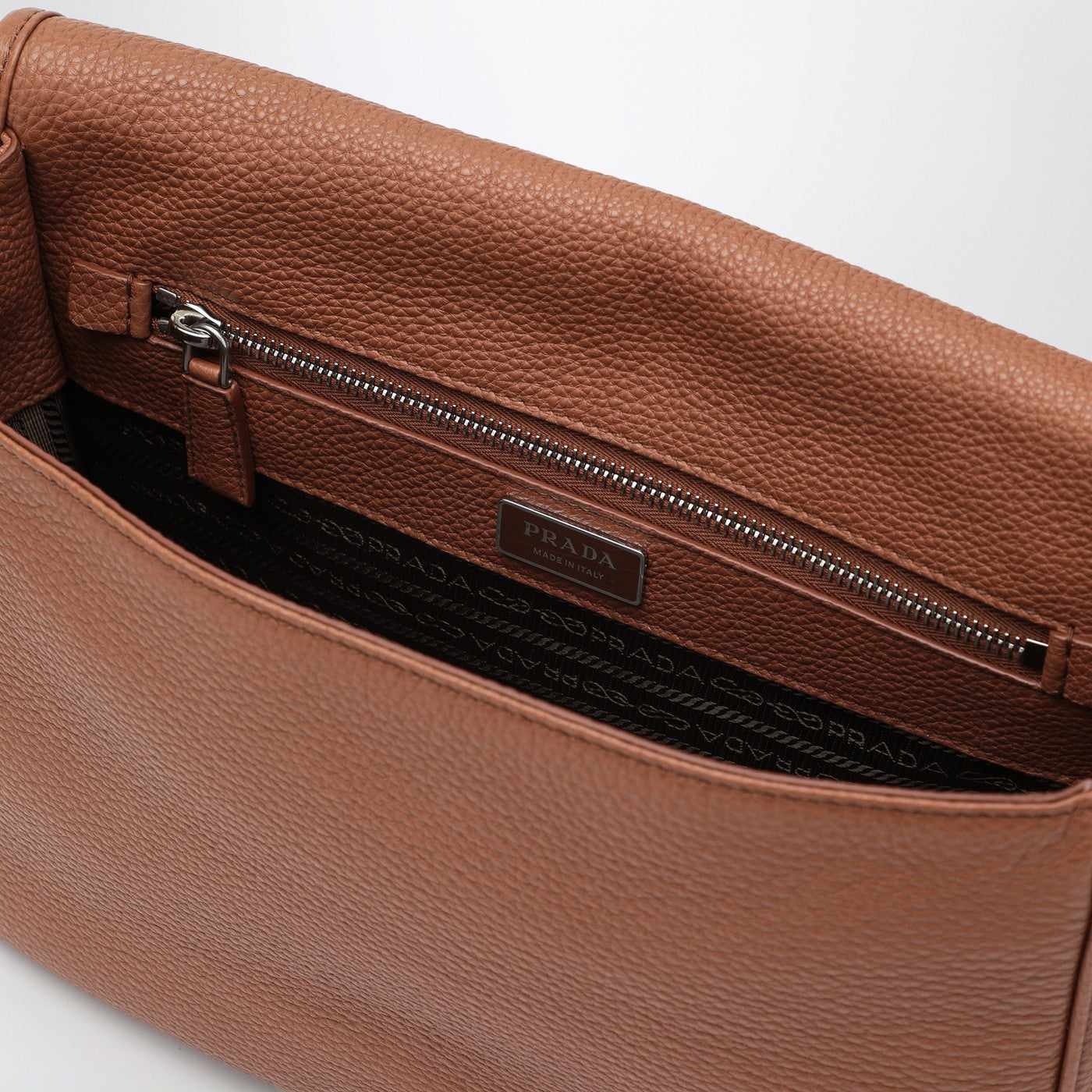 Schultertasche aus cognacfarbenem Leder