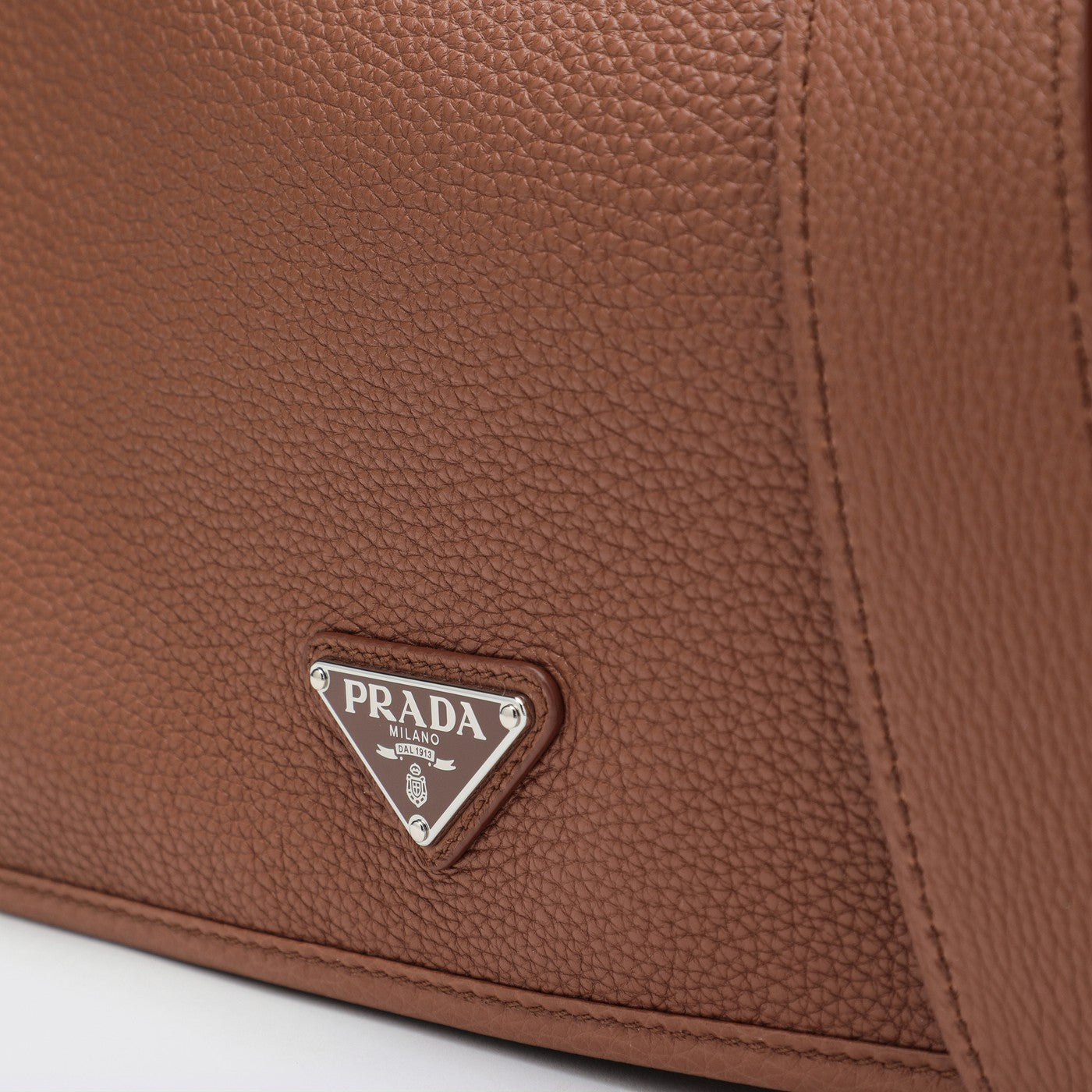 Schultertasche aus cognacfarbenem Leder