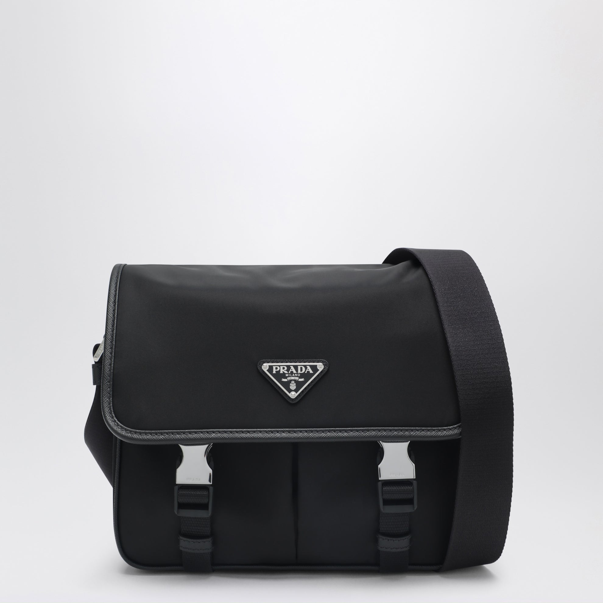 Borsa a spalla nera in Re-Nylon e Saffiano