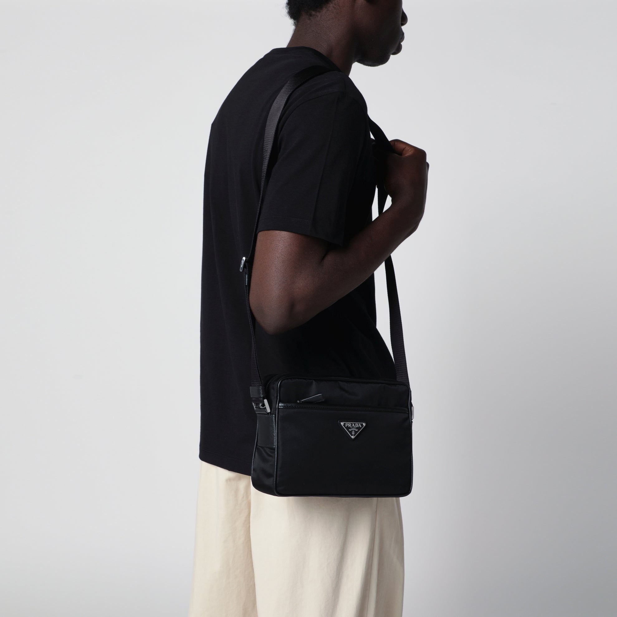 Sac à bandoulière noir en Re-Nylon