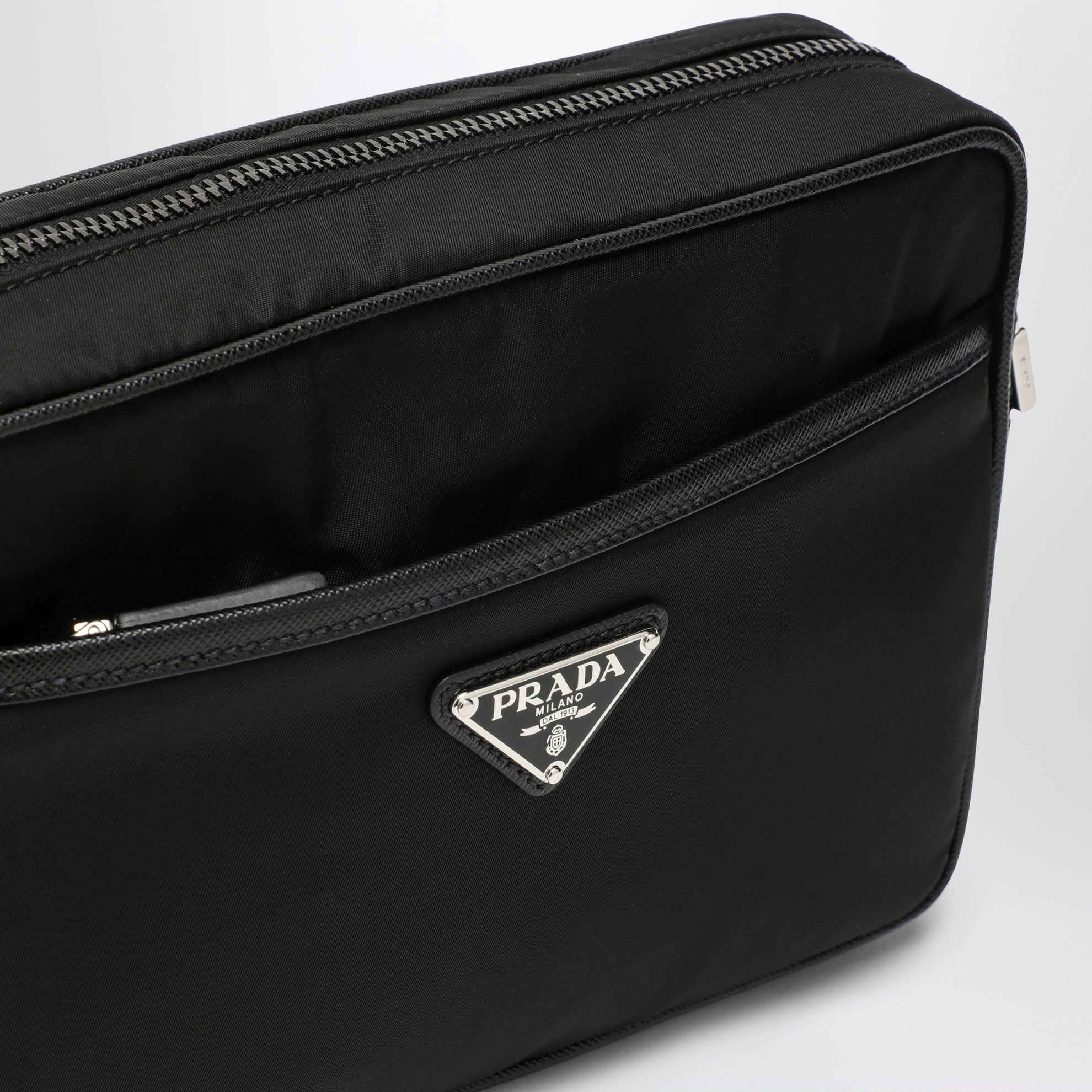Sac à bandoulière noir en Re-Nylon