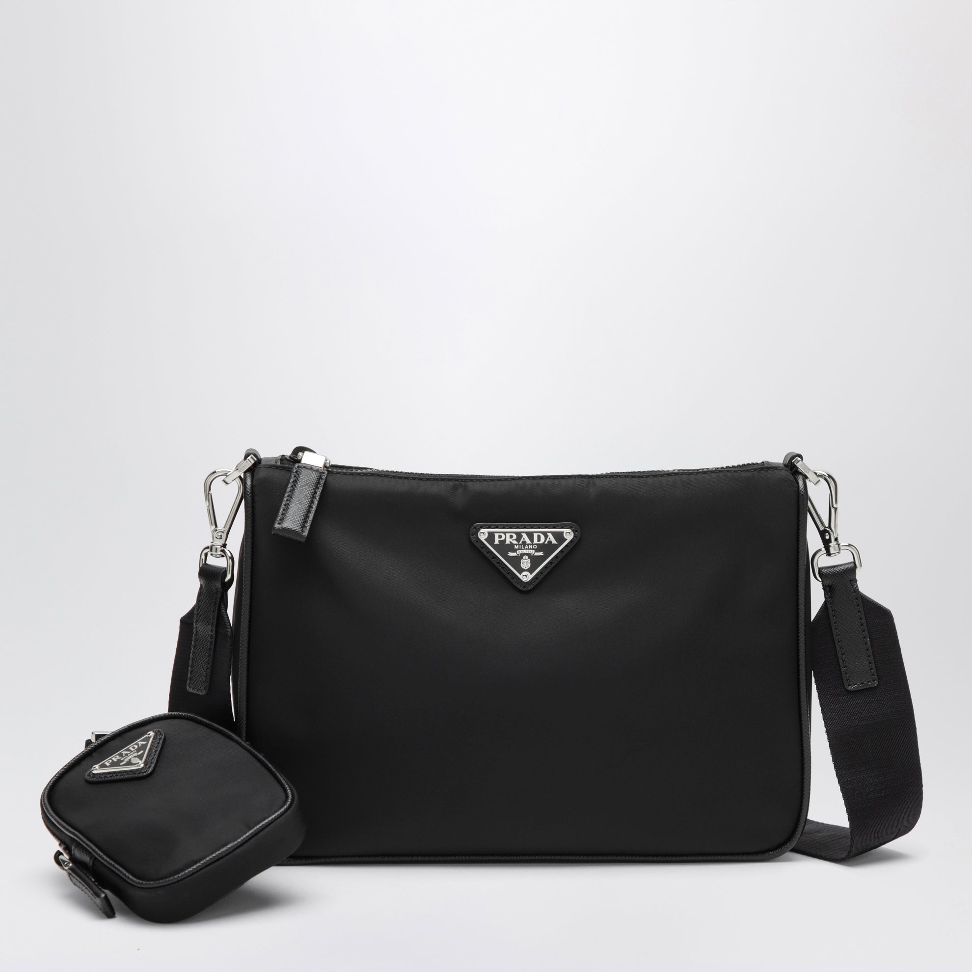 Borsa a tracolla nera in Re-Nylon e Saffiano