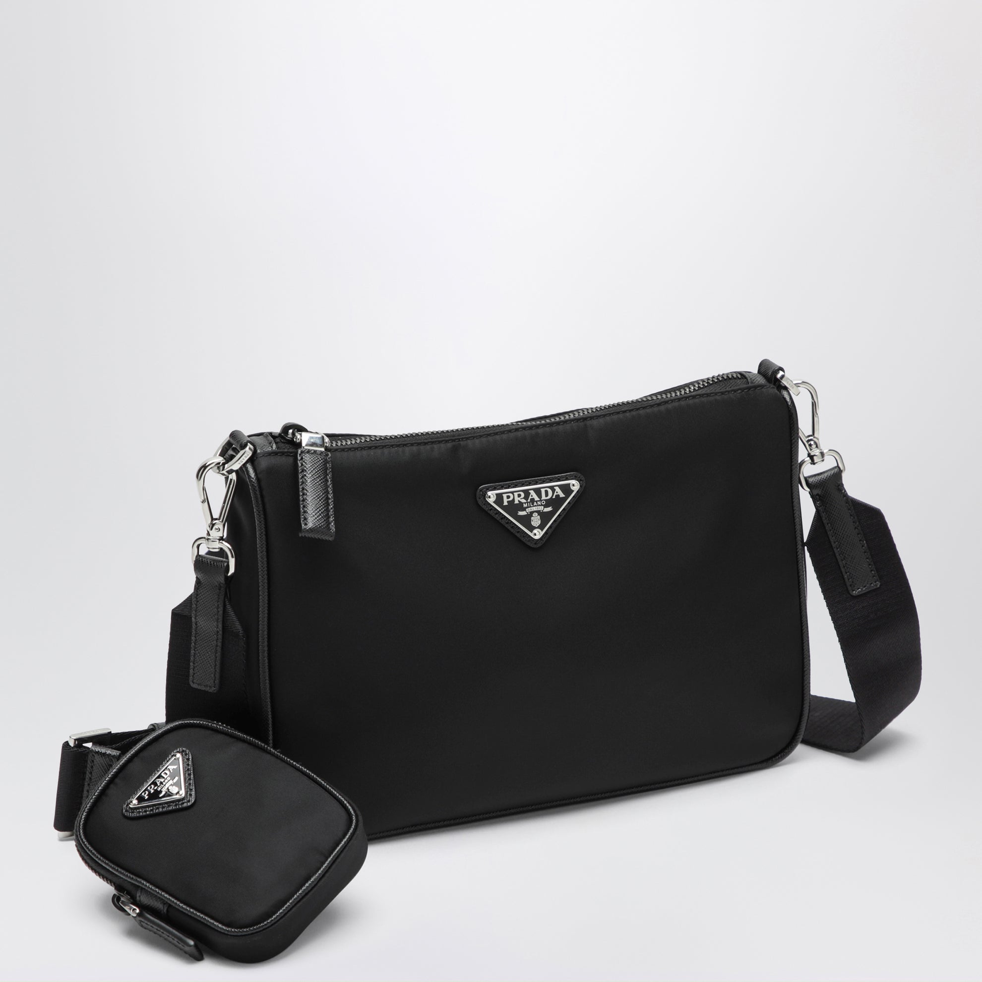 Borsa a tracolla nera in Re-Nylon e Saffiano