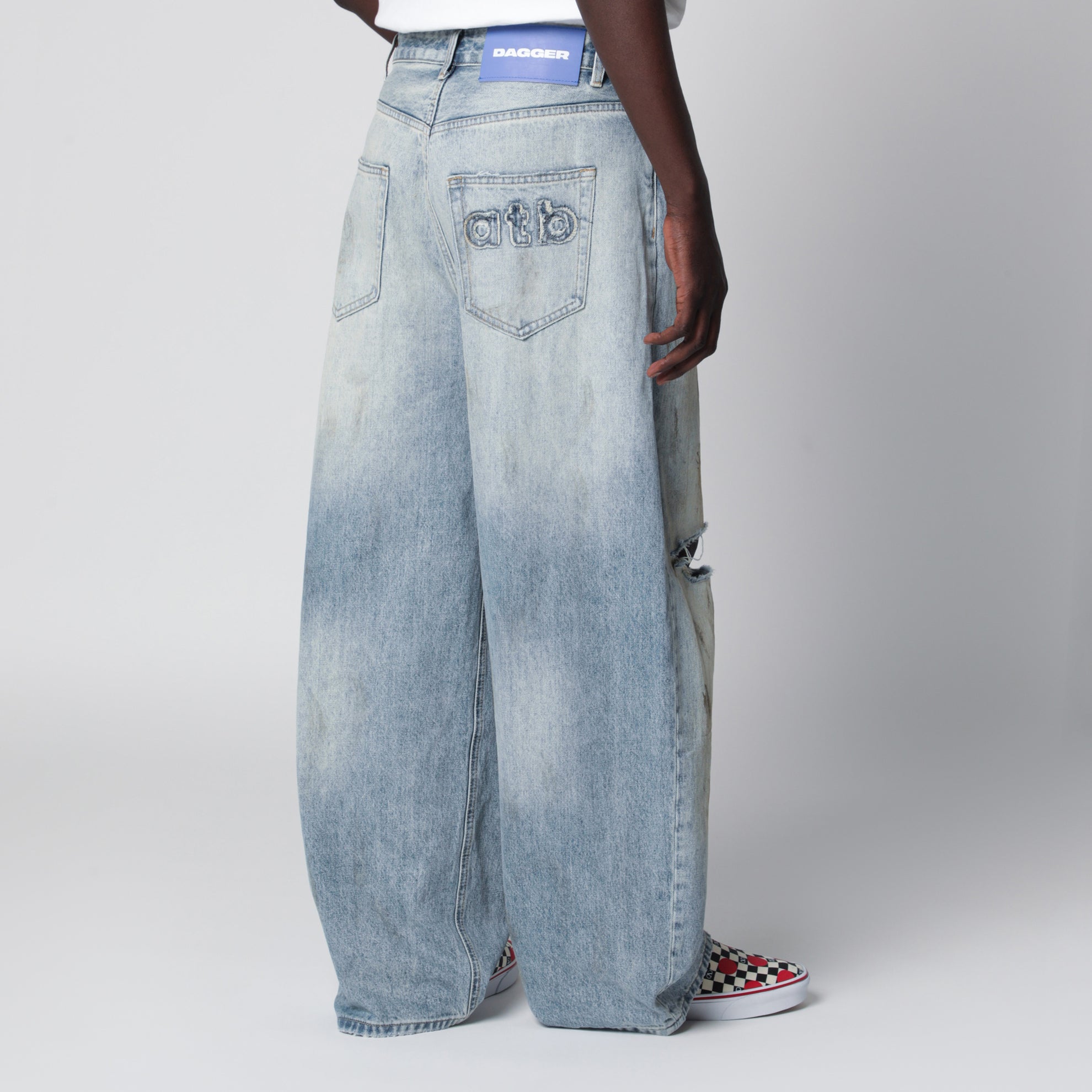 Jeans Johnny blu slavato con strappi 