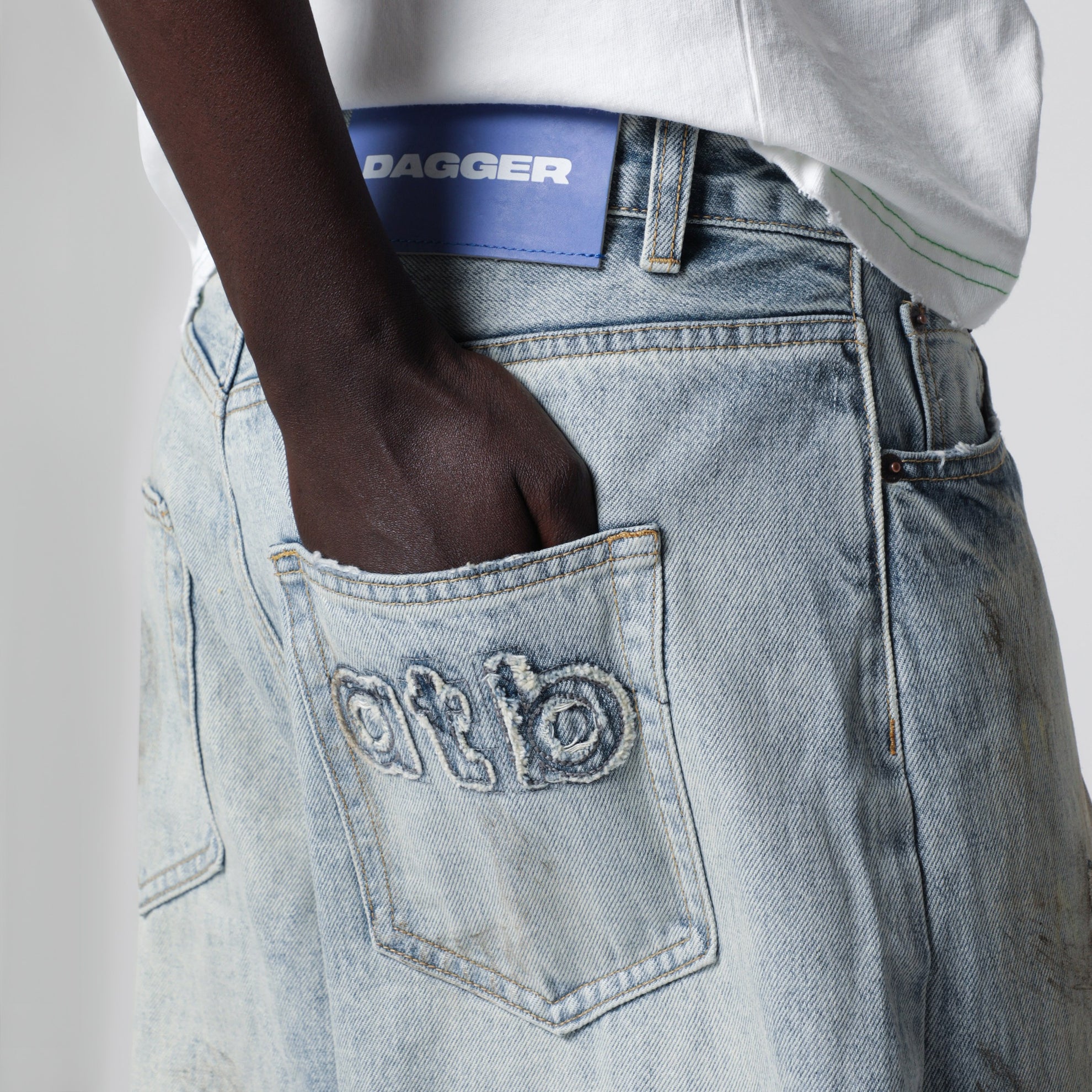 Jeans Johnny blu slavato con strappi 