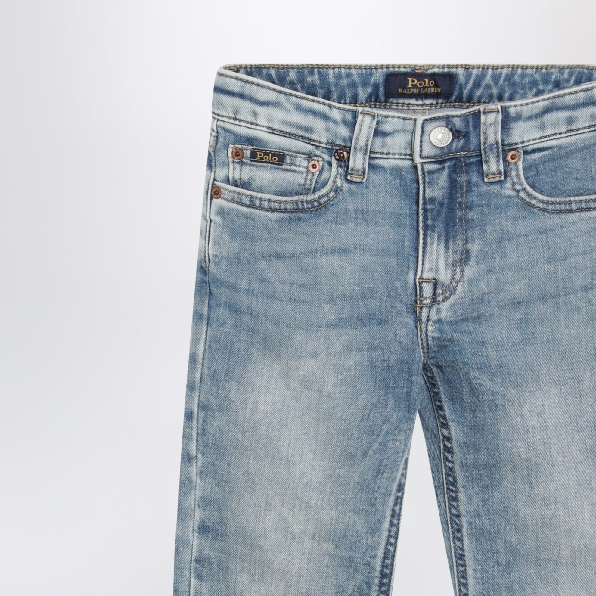 Blue washed-effect jeans