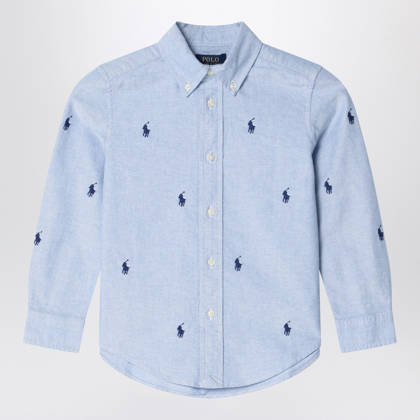 Hellblaues Button-down-Hemd mit Logos