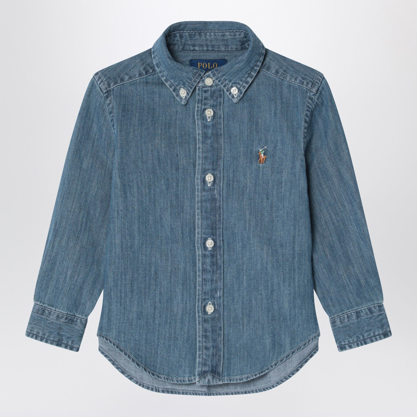 Chemise en denim bleu à col boutonné
