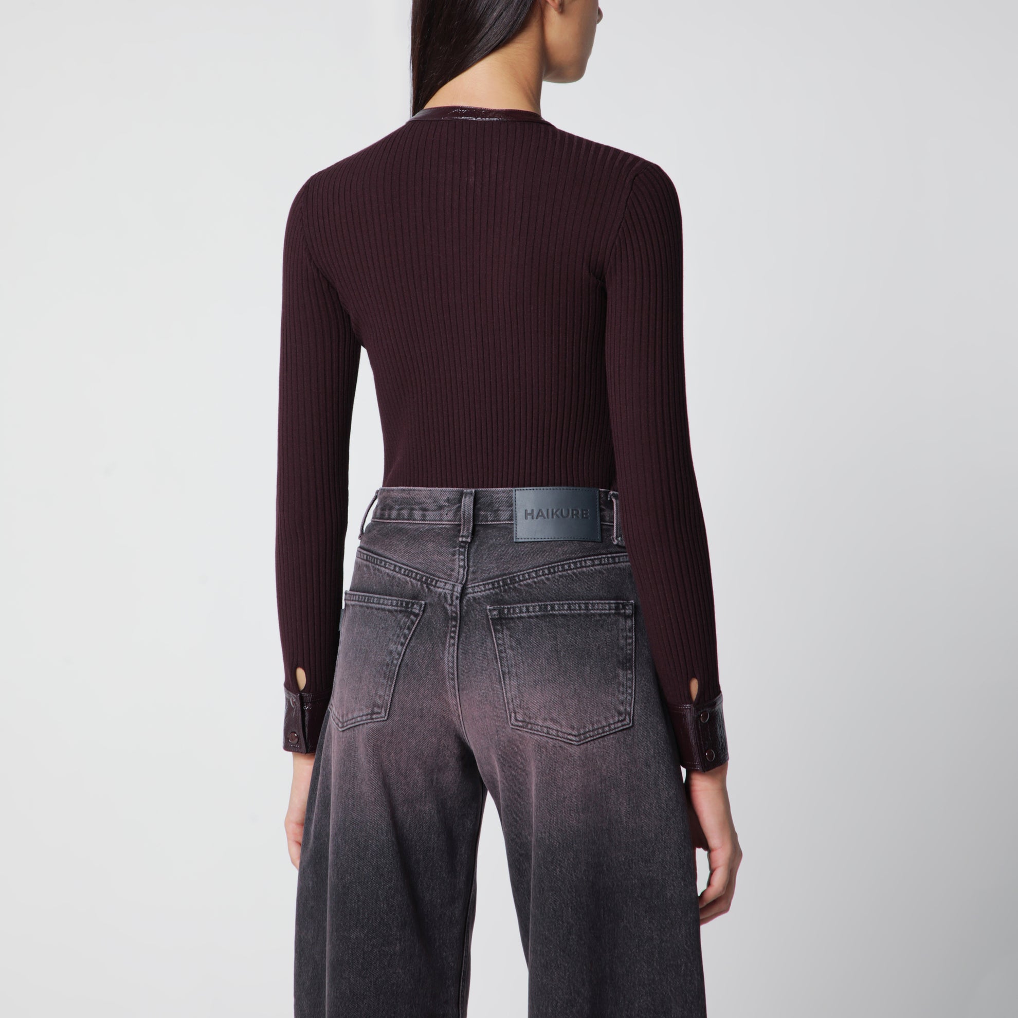 Cardigan a coste con dettagli in vinile borgogna