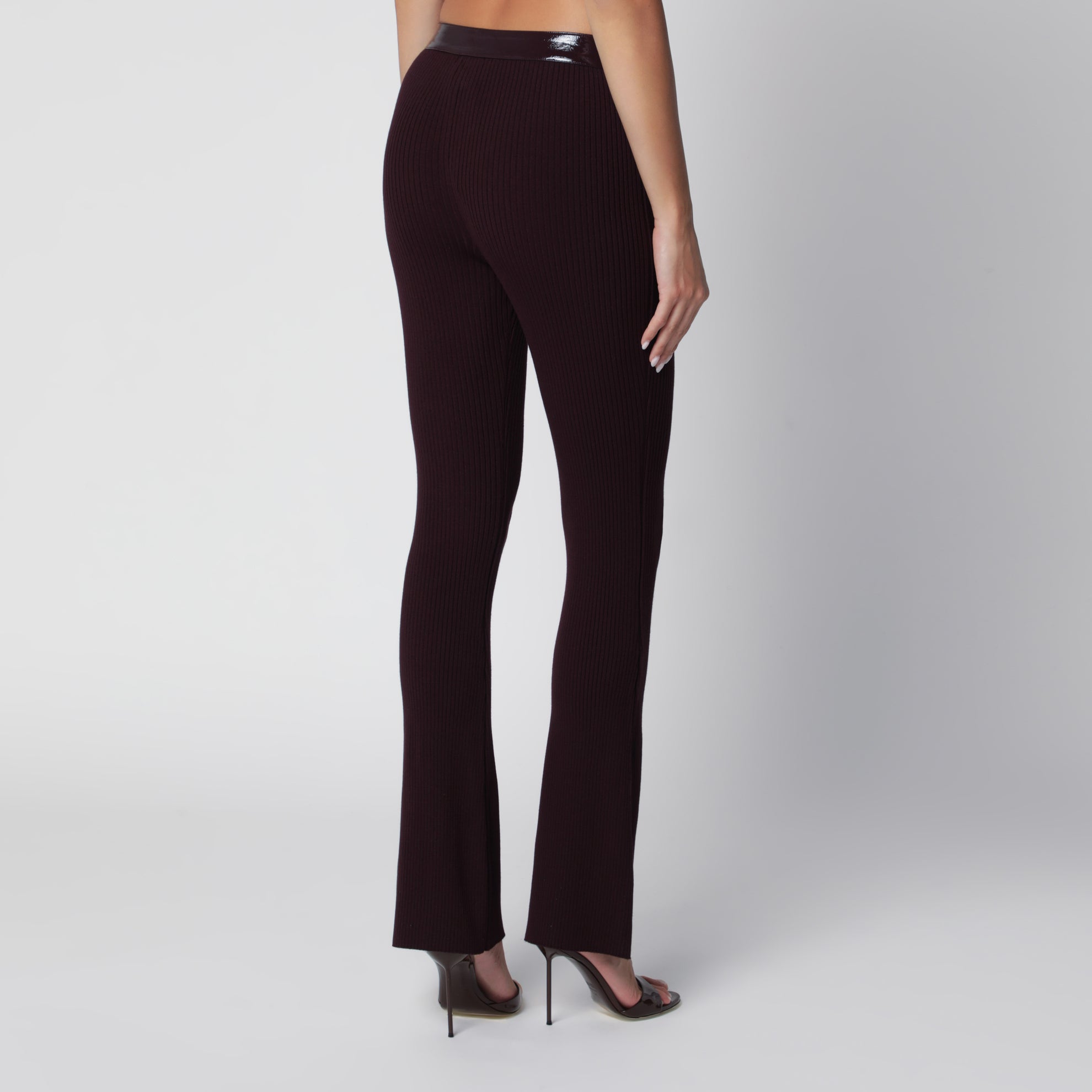 Pantaloni dritti bordeaux in maglia a coste