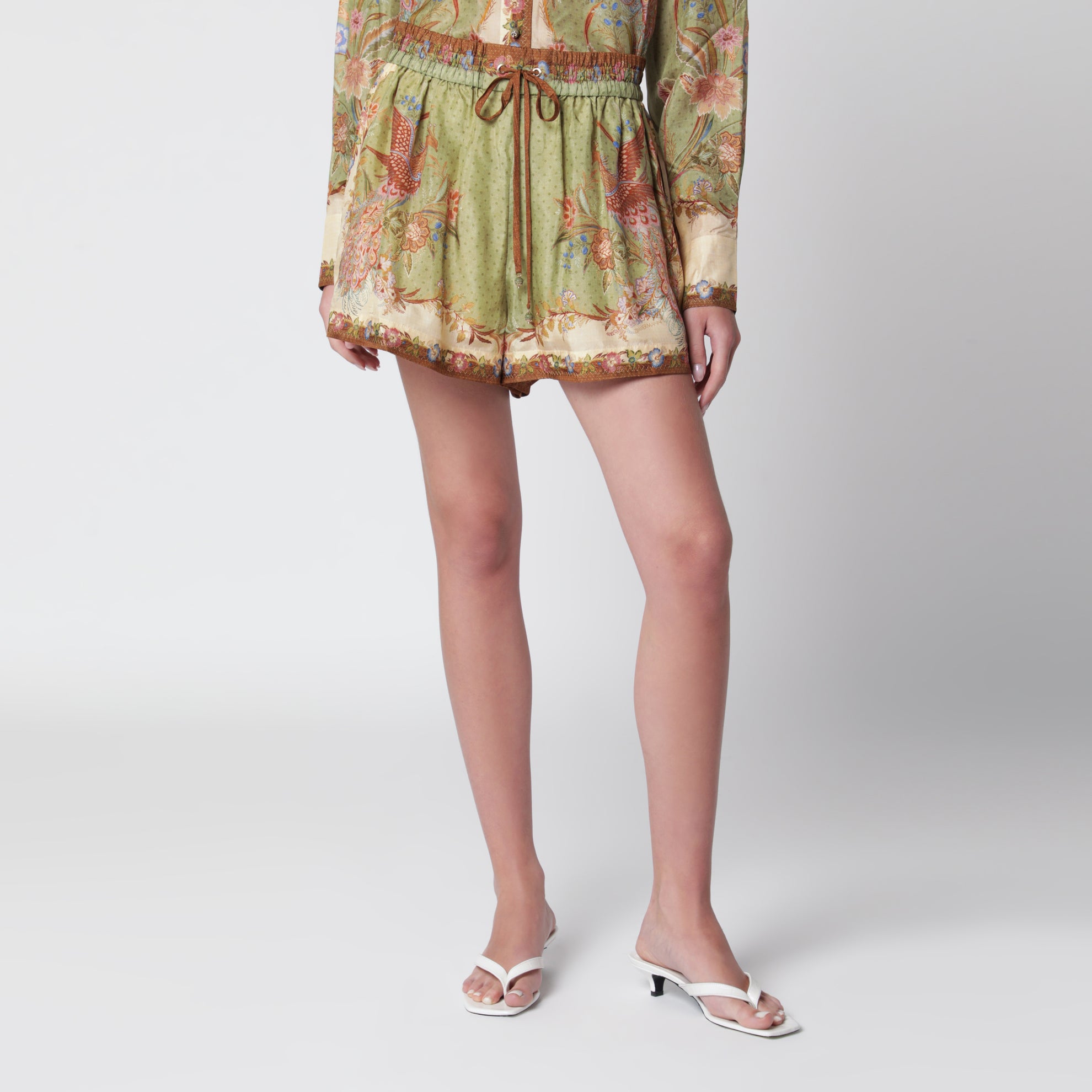 Short Indra Relaxed en soie fleurie kaki