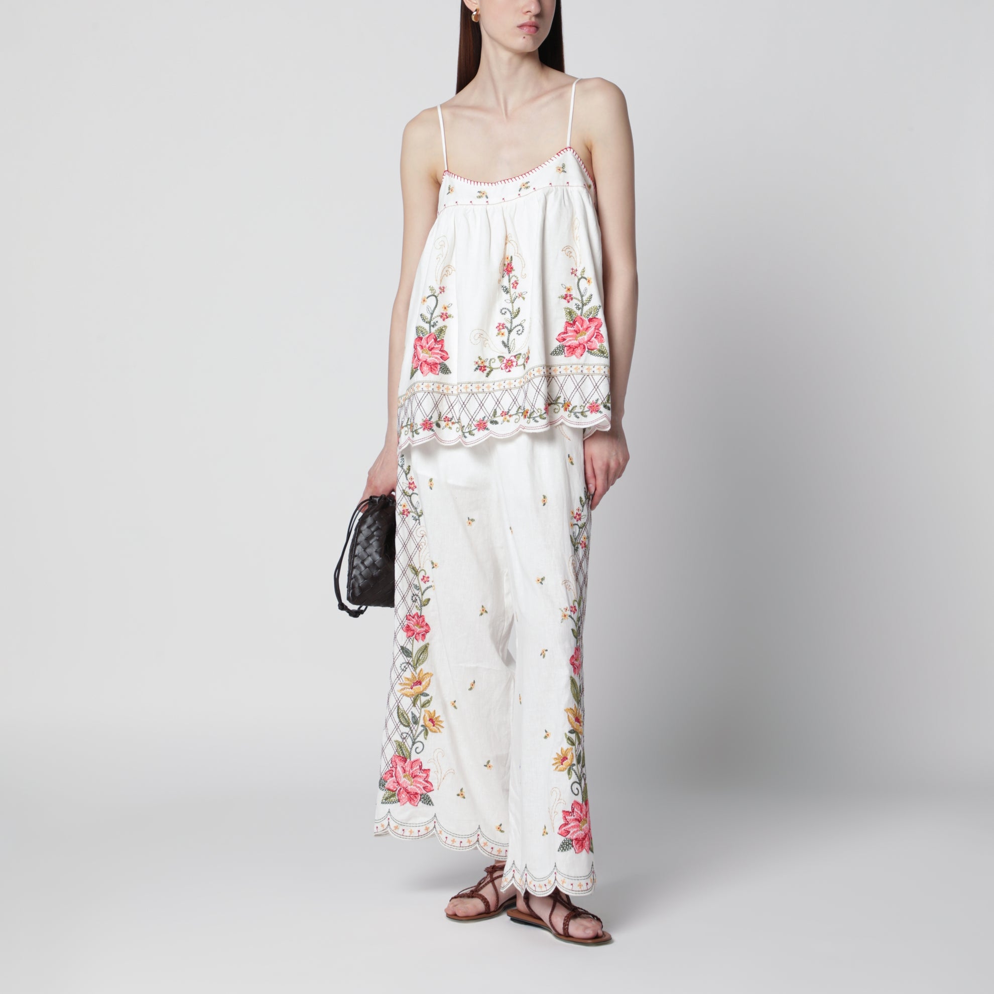 Pantaloni in misto lino con ricamo floreale