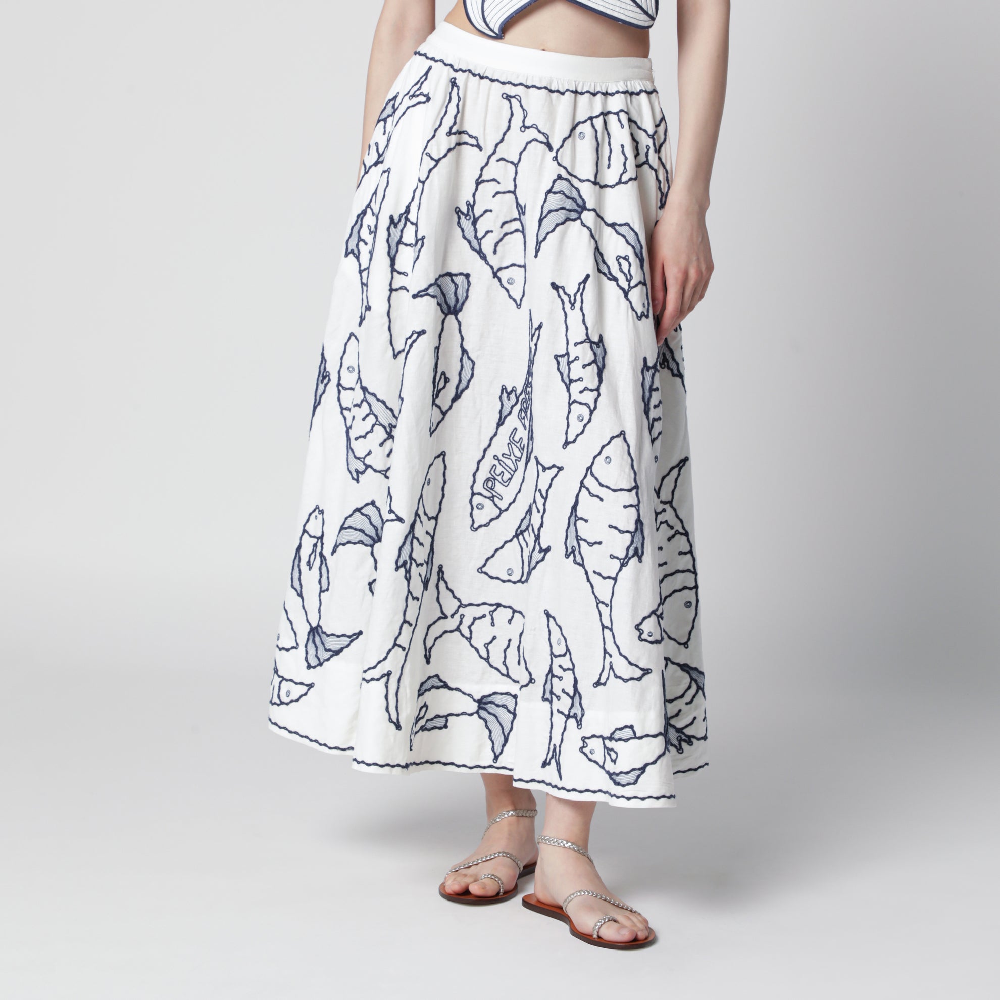 Jupe midi avec broderies marines