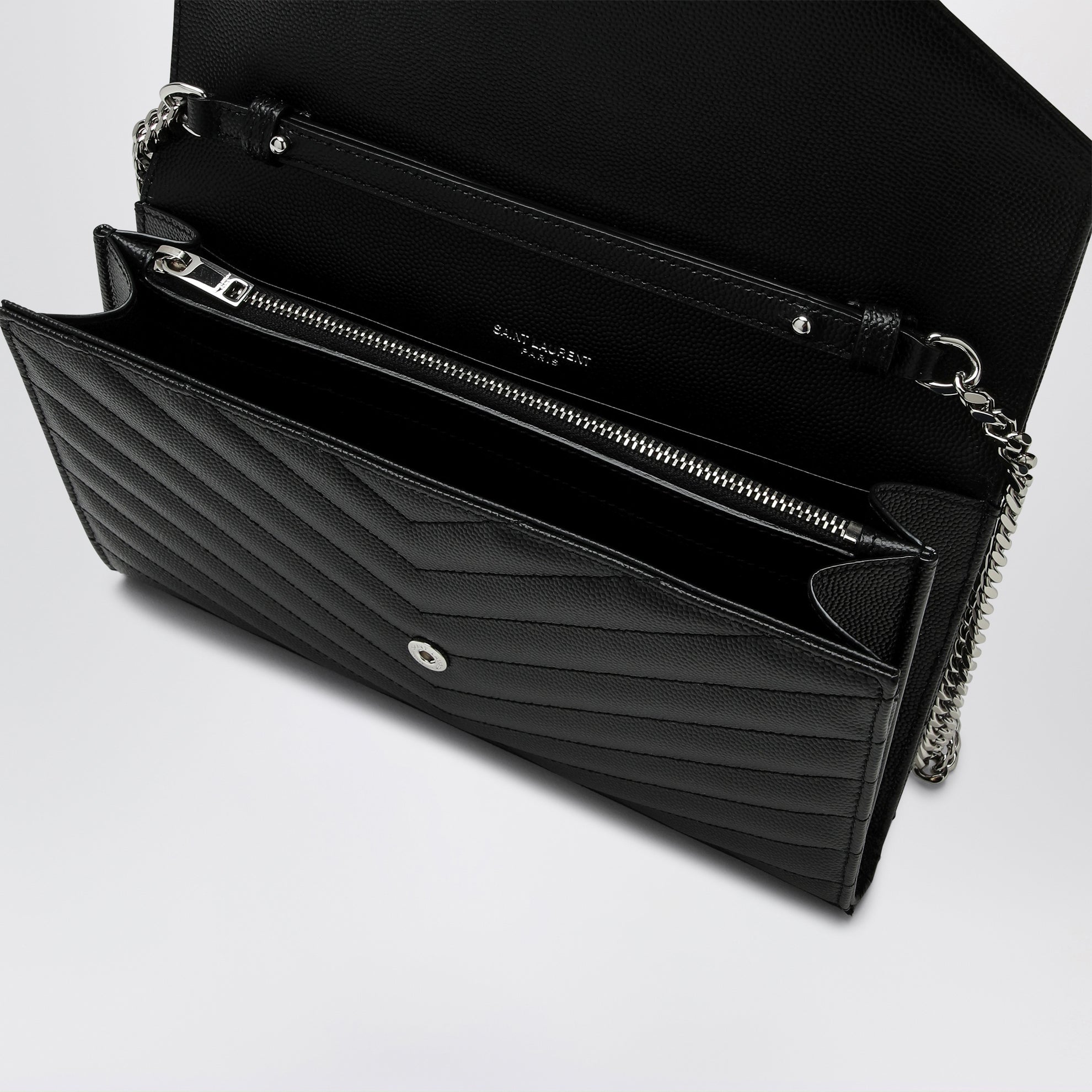 Clutch with chain Cassandre black