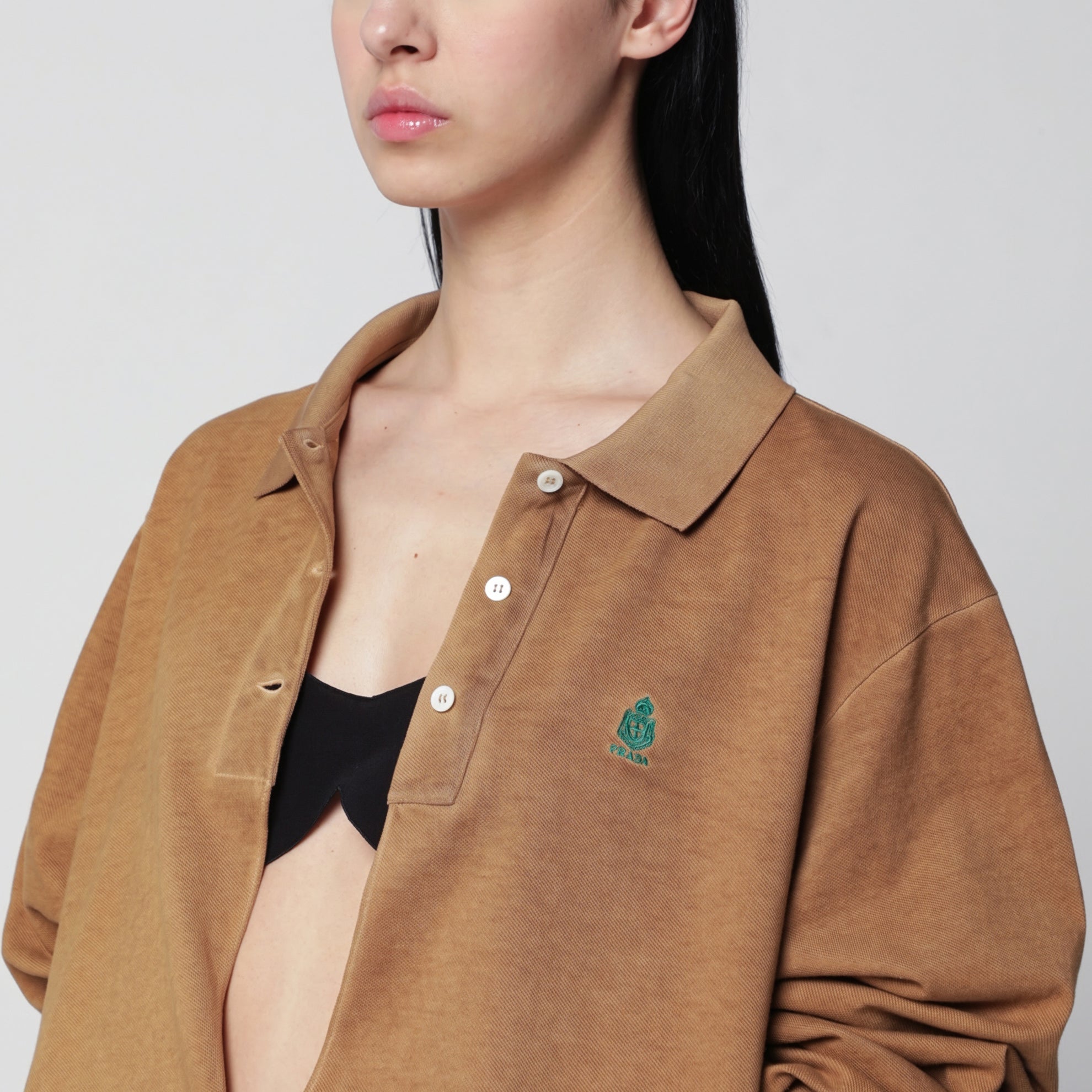 Khakifarbenes Poloshirt aus Baumwollpiqué