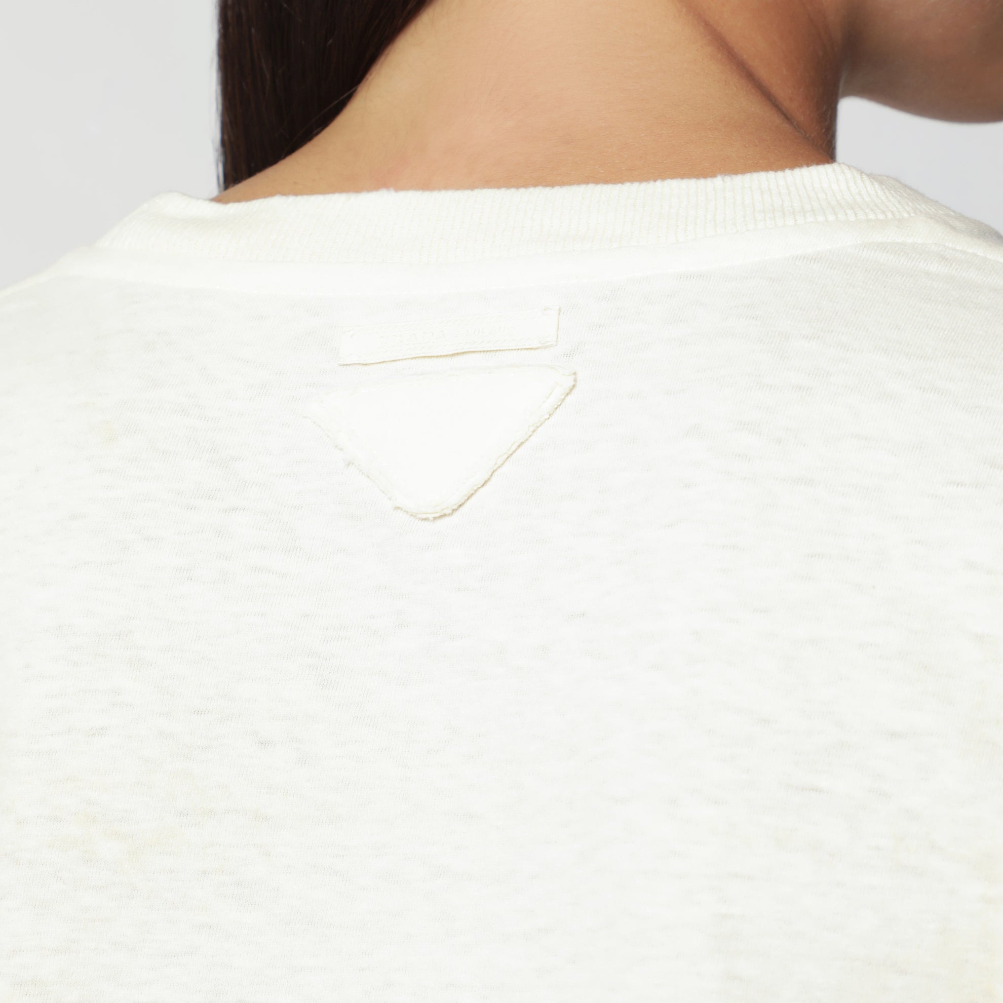 Elfenbeinfarbenes T-Shirt mit Logoprint