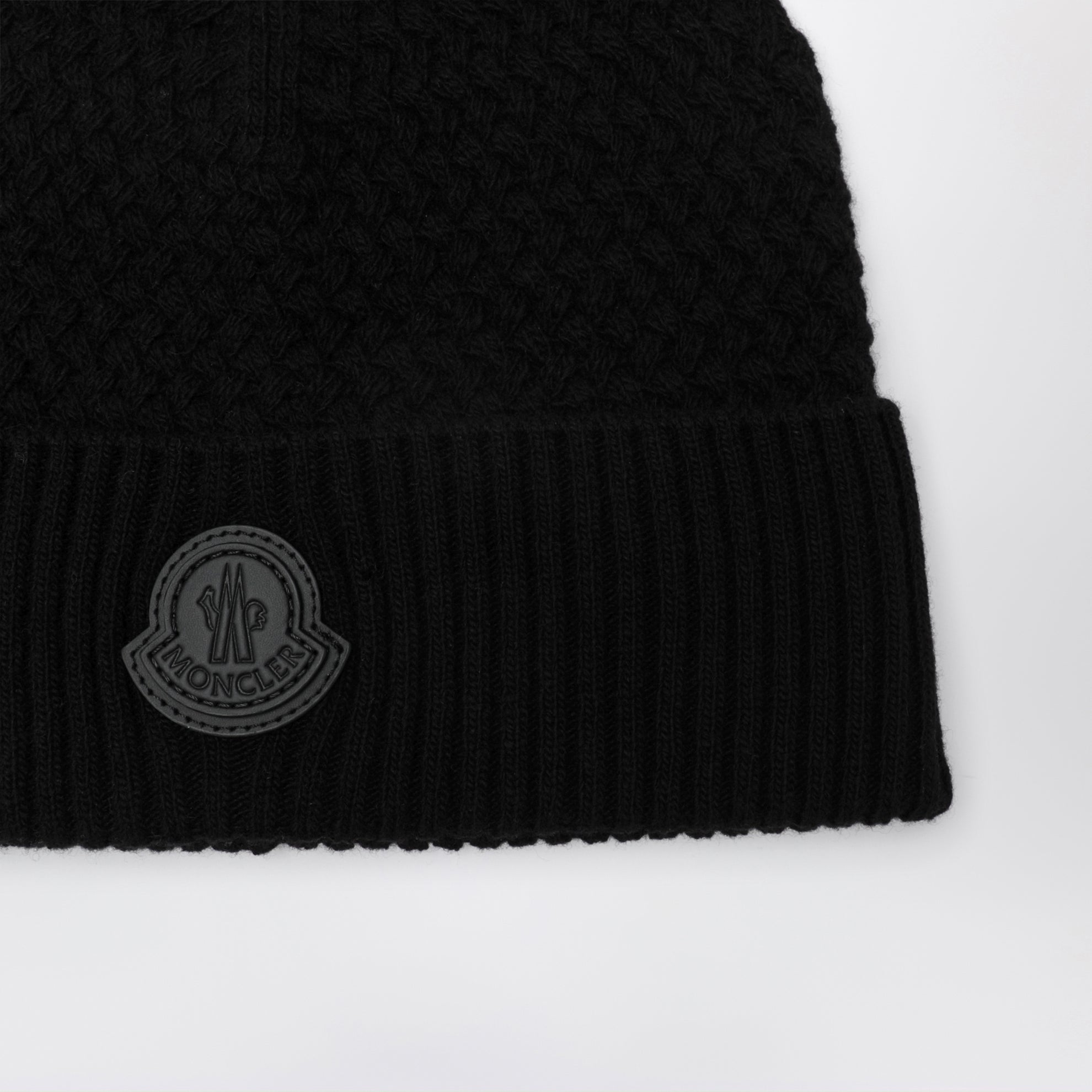 Schwarze Wollmütze mit Logo-Patch