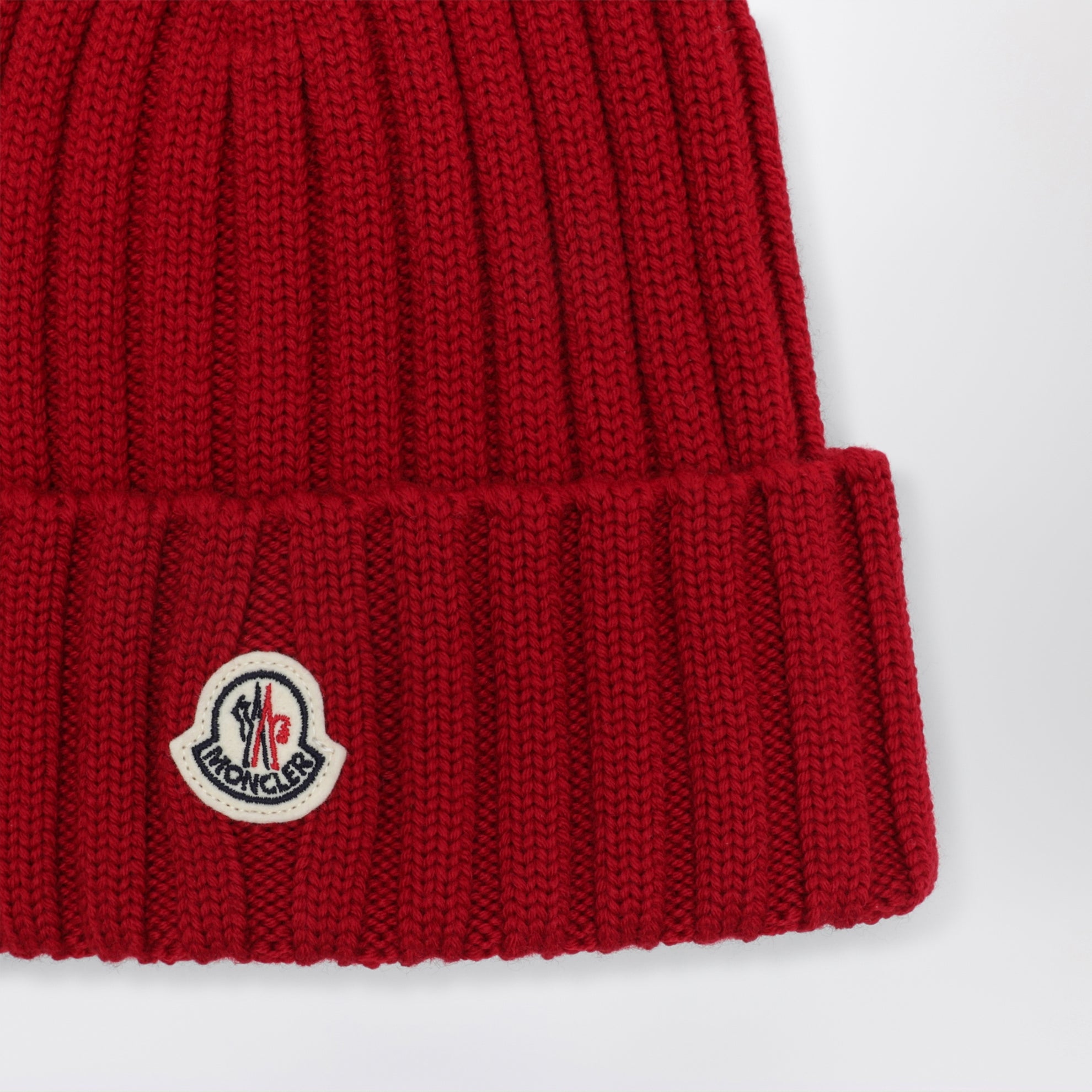 Cable-knit wool beanie with logo in burgundy